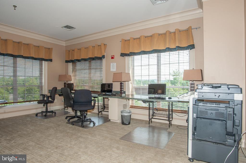 4850 EISENHOWER AVE #409, ALEXANDRIA, Virginia 22304, 2 Bedrooms Bedrooms, 3 Rooms Rooms,1 BathroomBathrooms,Residential,For sale,4850 EISENHOWER AVE #409,VAAX2046812 MLS # VAAX2046812