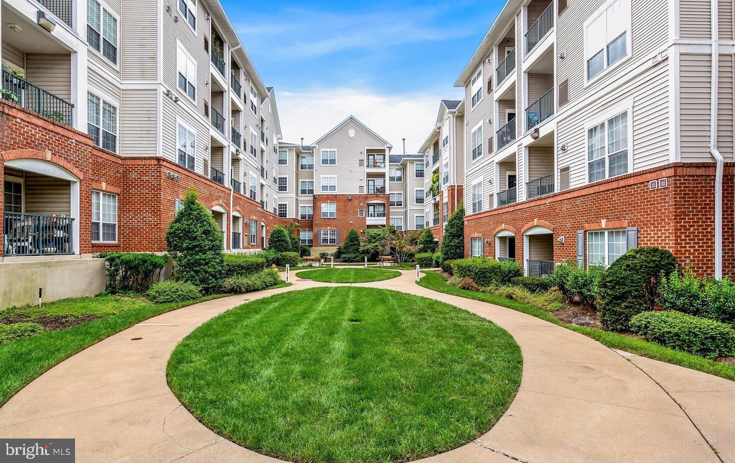 4850 EISENHOWER AVE #409, ALEXANDRIA, Virginia 22304, 2 Bedrooms Bedrooms, 3 Rooms Rooms,1 BathroomBathrooms,Residential,For sale,4850 EISENHOWER AVE #409,VAAX2046812 MLS # VAAX2046812