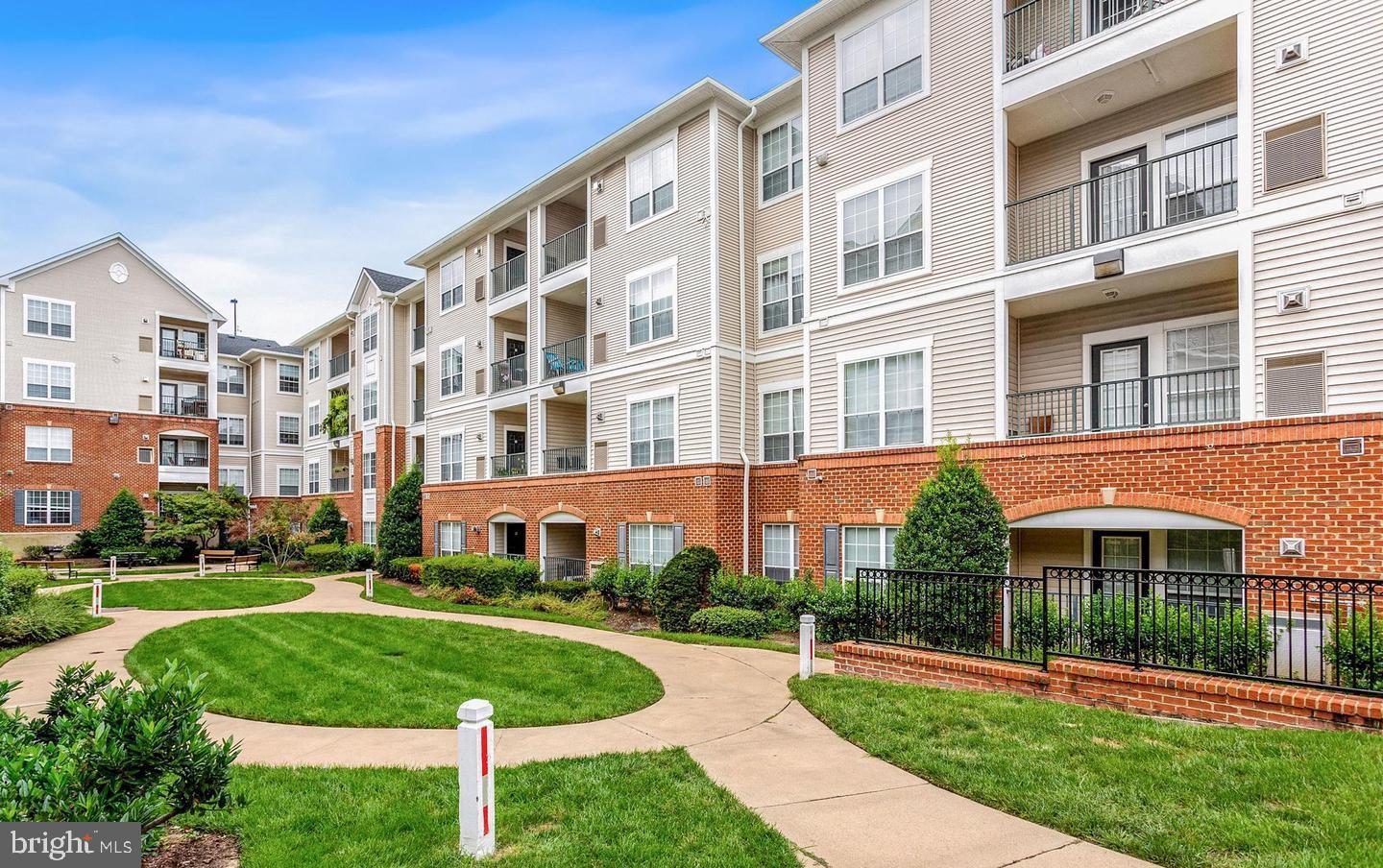 4850 EISENHOWER AVE #409, ALEXANDRIA, Virginia 22304, 2 Bedrooms Bedrooms, 3 Rooms Rooms,1 BathroomBathrooms,Residential,For sale,4850 EISENHOWER AVE #409,VAAX2046812 MLS # VAAX2046812