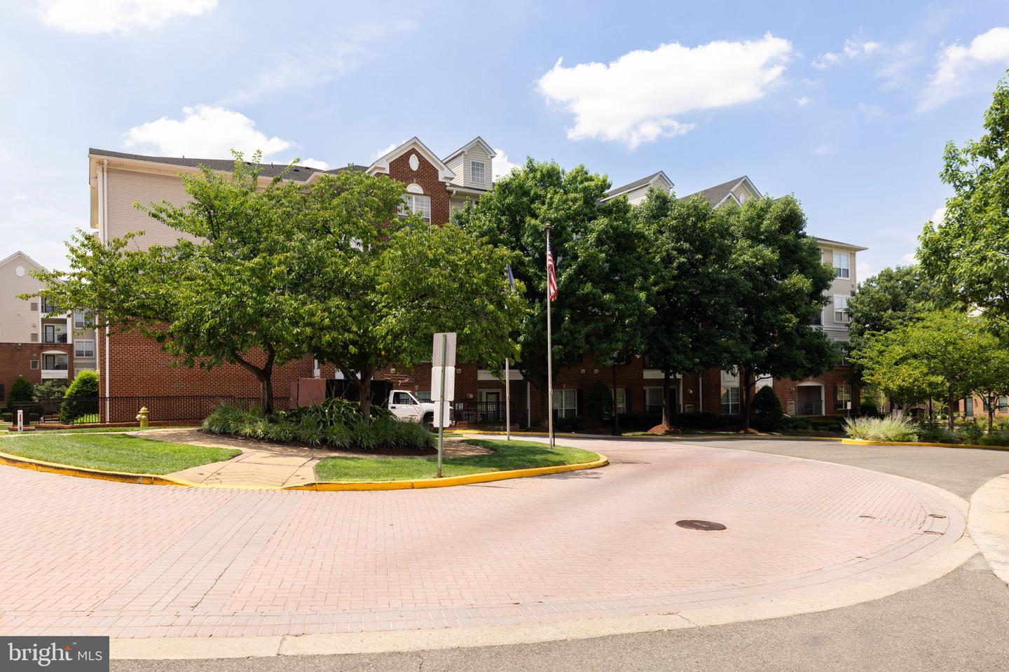 4850 EISENHOWER AVE #409, ALEXANDRIA, Virginia 22304, 2 Bedrooms Bedrooms, 3 Rooms Rooms,1 BathroomBathrooms,Residential,For sale,4850 EISENHOWER AVE #409,VAAX2046812 MLS # VAAX2046812