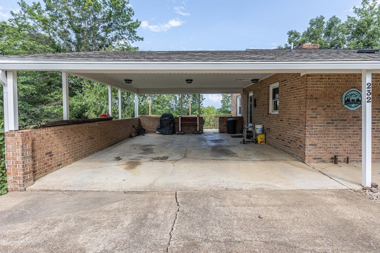 232 MOUNTAIN VIEW DR, BRIDGEWATER, Virginia 22812, 4 Bedrooms Bedrooms, ,3 BathroomsBathrooms,Residential,232 MOUNTAIN VIEW DR,667429 MLS # 667429