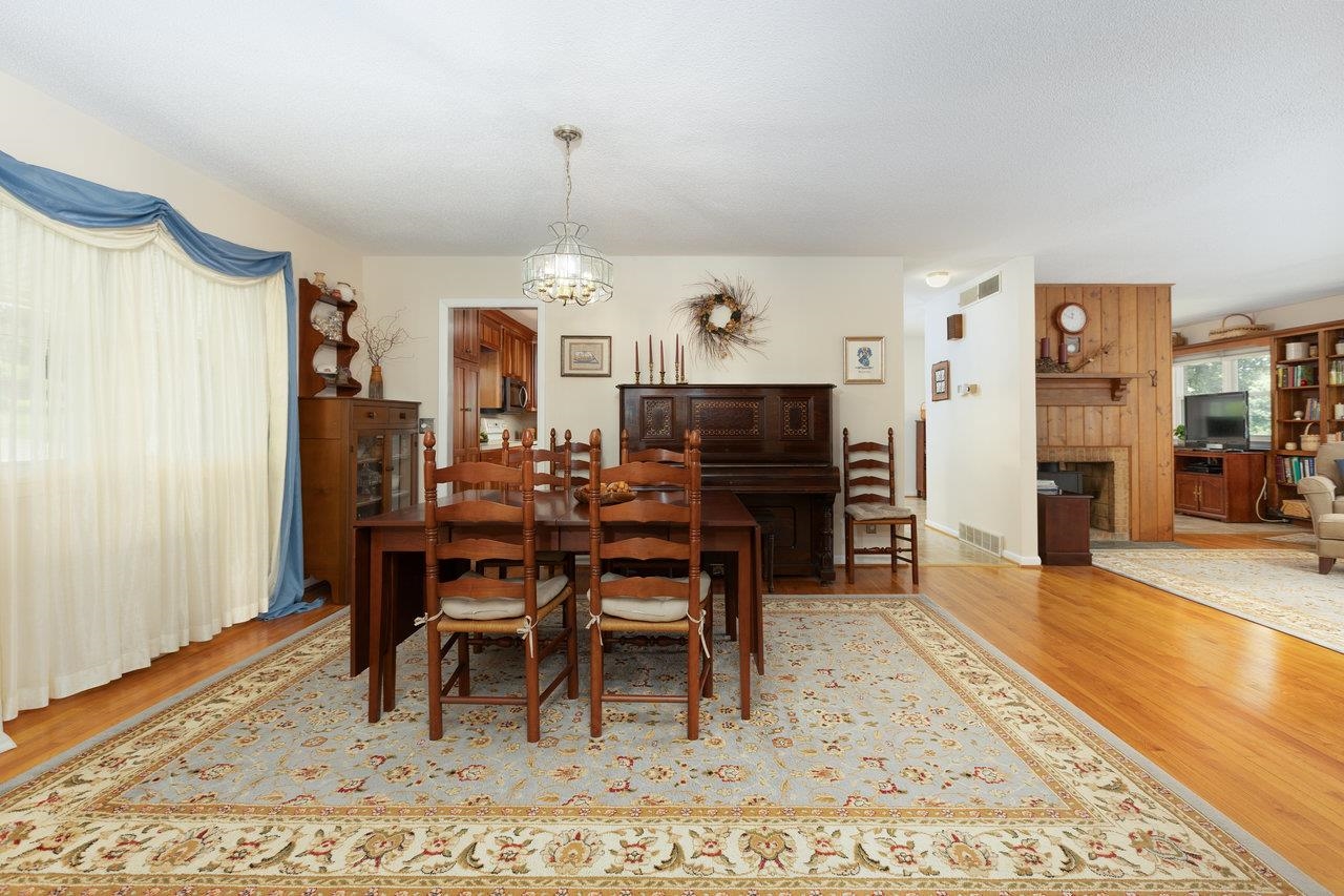 232 MOUNTAIN VIEW DR, BRIDGEWATER, Virginia 22812, 4 Bedrooms Bedrooms, ,3 BathroomsBathrooms,Residential,232 MOUNTAIN VIEW DR,667429 MLS # 667429