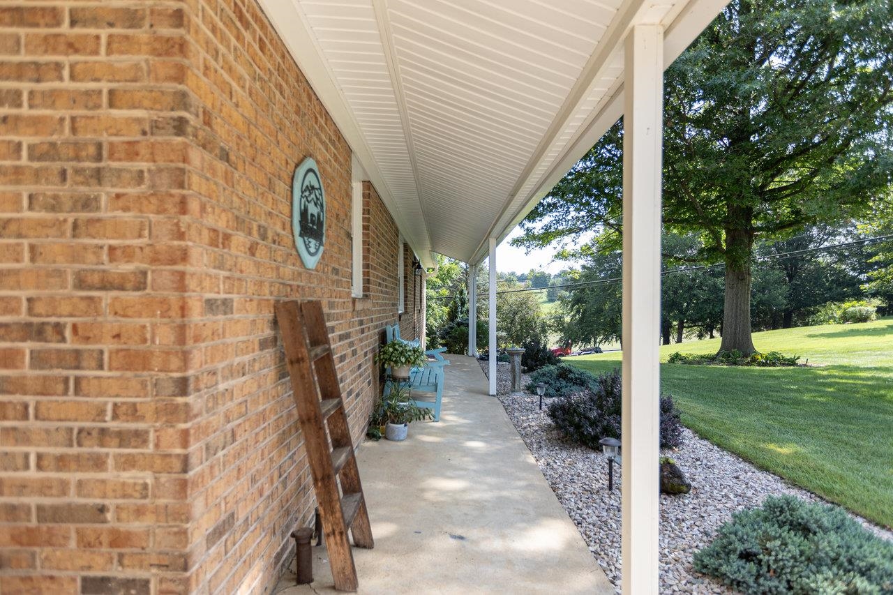 232 MOUNTAIN VIEW DR, BRIDGEWATER, Virginia 22812, 4 Bedrooms Bedrooms, ,3 BathroomsBathrooms,Residential,232 MOUNTAIN VIEW DR,667429 MLS # 667429