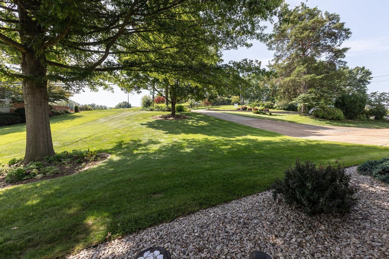 232 MOUNTAIN VIEW DR, BRIDGEWATER, Virginia 22812, 4 Bedrooms Bedrooms, ,3 BathroomsBathrooms,Residential,232 MOUNTAIN VIEW DR,667429 MLS # 667429