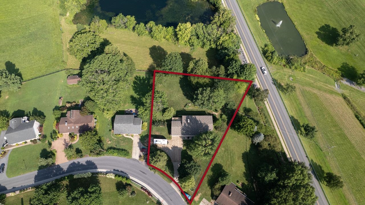 232 MOUNTAIN VIEW DR, BRIDGEWATER, Virginia 22812, 4 Bedrooms Bedrooms, ,3 BathroomsBathrooms,Residential,232 MOUNTAIN VIEW DR,667429 MLS # 667429