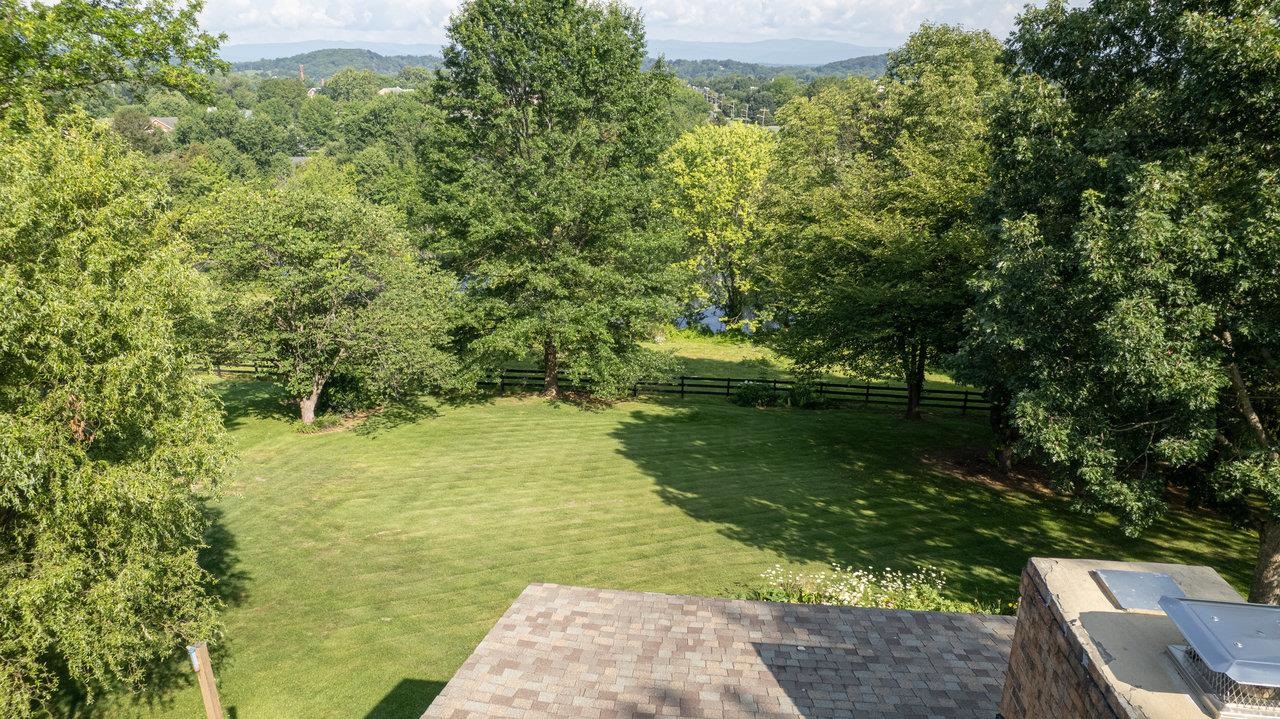 232 MOUNTAIN VIEW DR, BRIDGEWATER, Virginia 22812, 4 Bedrooms Bedrooms, ,3 BathroomsBathrooms,Residential,232 MOUNTAIN VIEW DR,667429 MLS # 667429