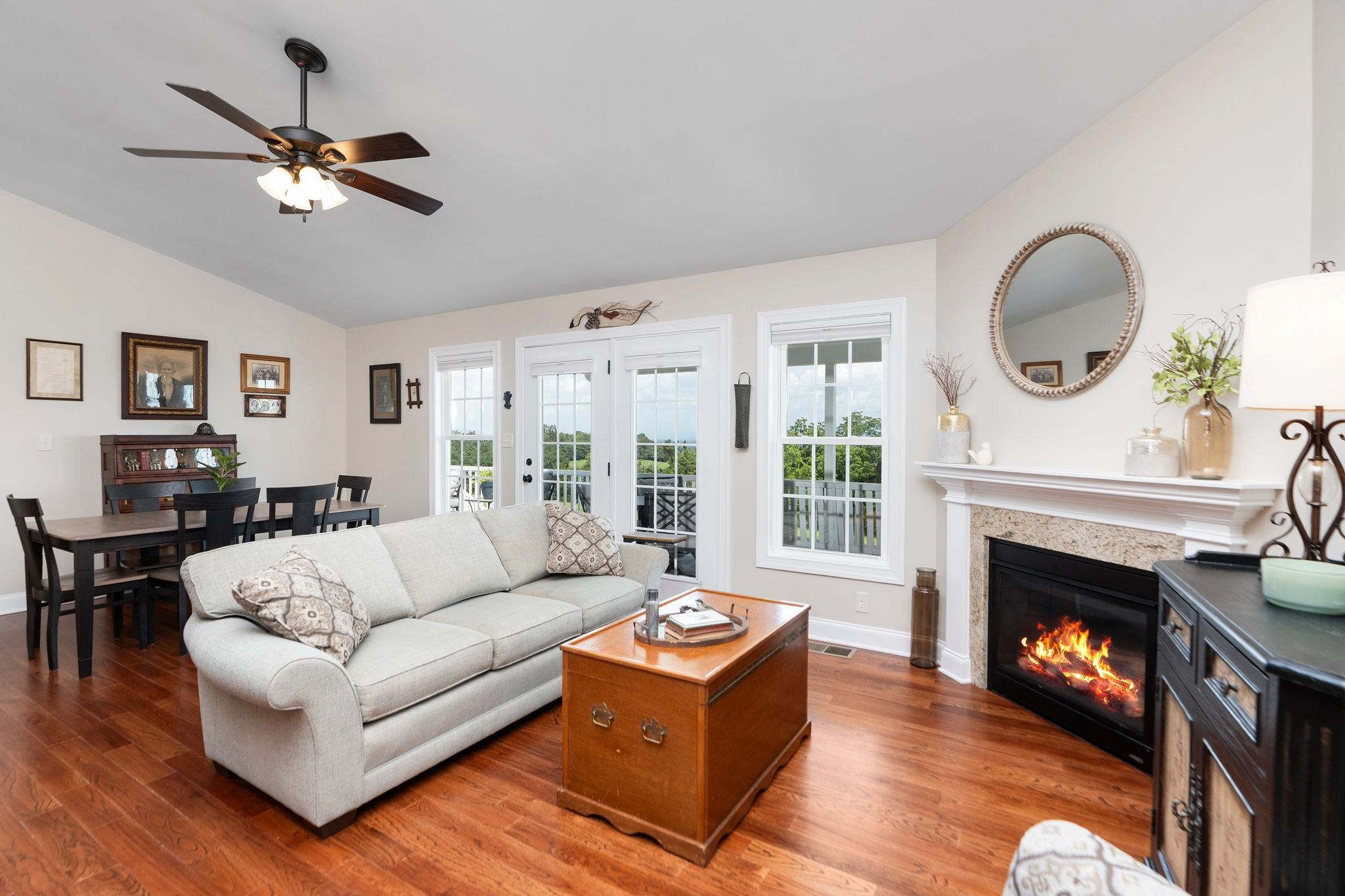 203 STONEWALL JACKSON BLVD, STAUNTON, Virginia 24401, 4 Bedrooms Bedrooms, ,2 BathroomsBathrooms,Residential,203 STONEWALL JACKSON BLVD,667437 MLS # 667437