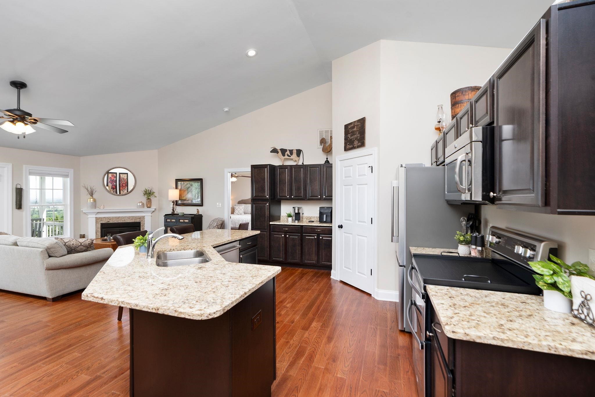 203 STONEWALL JACKSON BLVD, STAUNTON, Virginia 24401, 4 Bedrooms Bedrooms, ,2 BathroomsBathrooms,Residential,203 STONEWALL JACKSON BLVD,667437 MLS # 667437