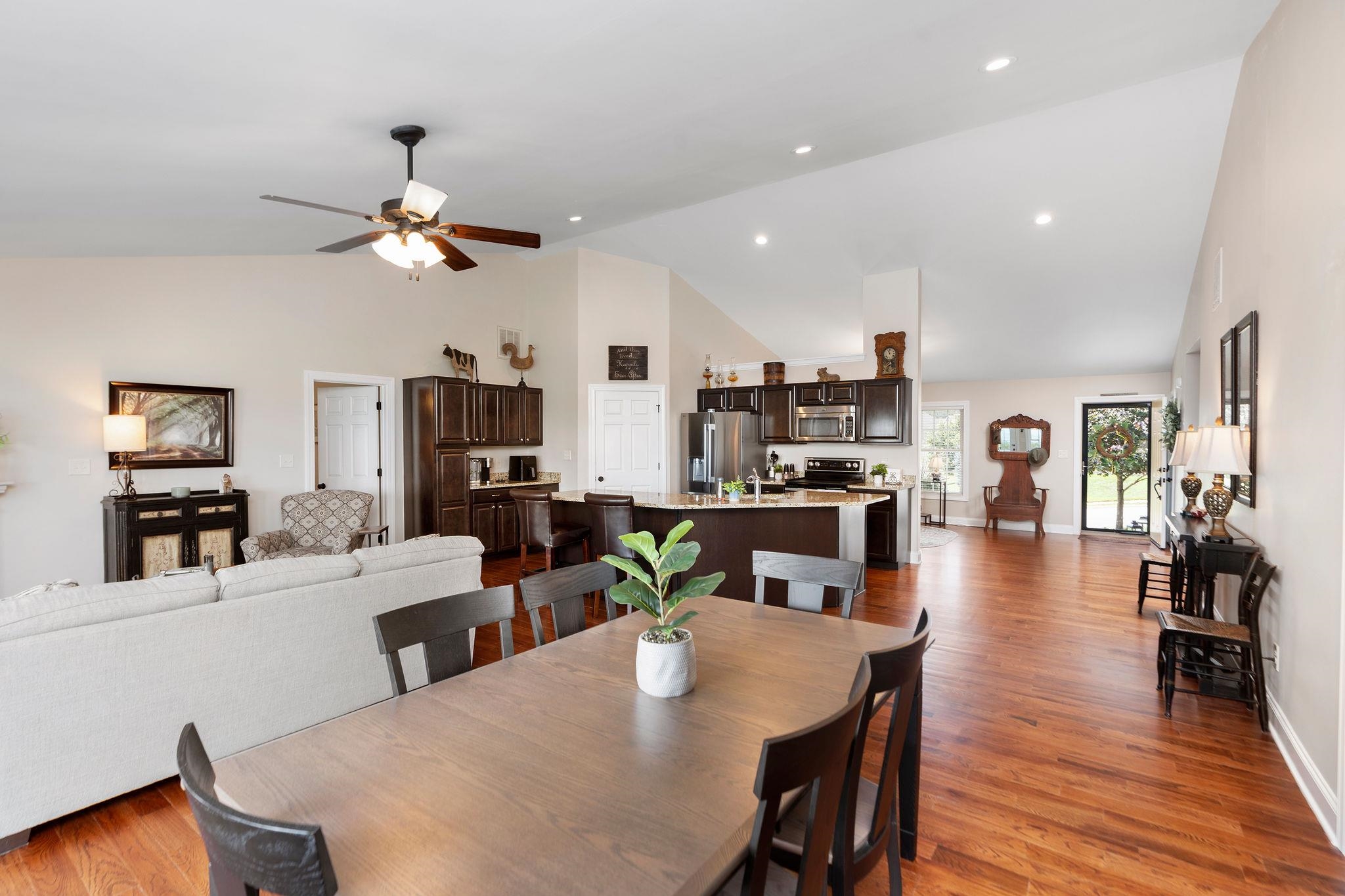 203 STONEWALL JACKSON BLVD, STAUNTON, Virginia 24401, 4 Bedrooms Bedrooms, ,2 BathroomsBathrooms,Residential,203 STONEWALL JACKSON BLVD,667437 MLS # 667437