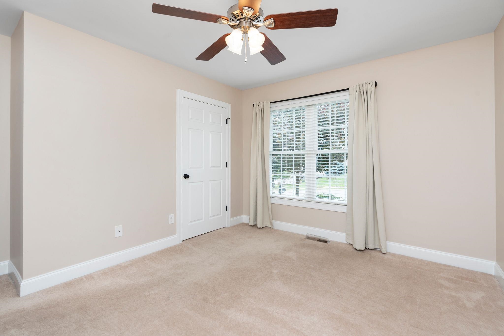 203 STONEWALL JACKSON BLVD, STAUNTON, Virginia 24401, 4 Bedrooms Bedrooms, ,2 BathroomsBathrooms,Residential,203 STONEWALL JACKSON BLVD,667437 MLS # 667437