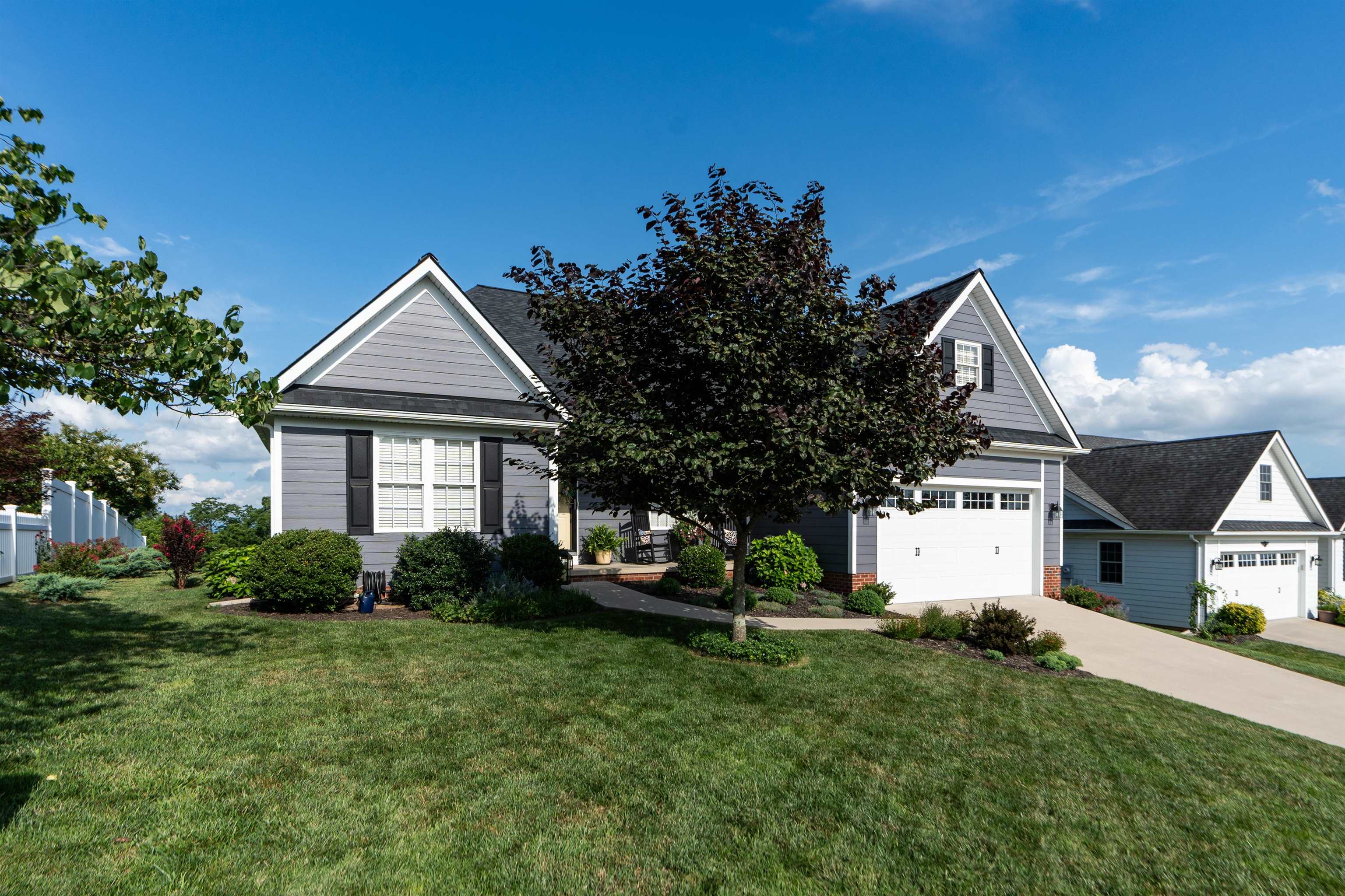 203 STONEWALL JACKSON BLVD, STAUNTON, Virginia 24401, 4 Bedrooms Bedrooms, ,2 BathroomsBathrooms,Residential,203 STONEWALL JACKSON BLVD,667437 MLS # 667437