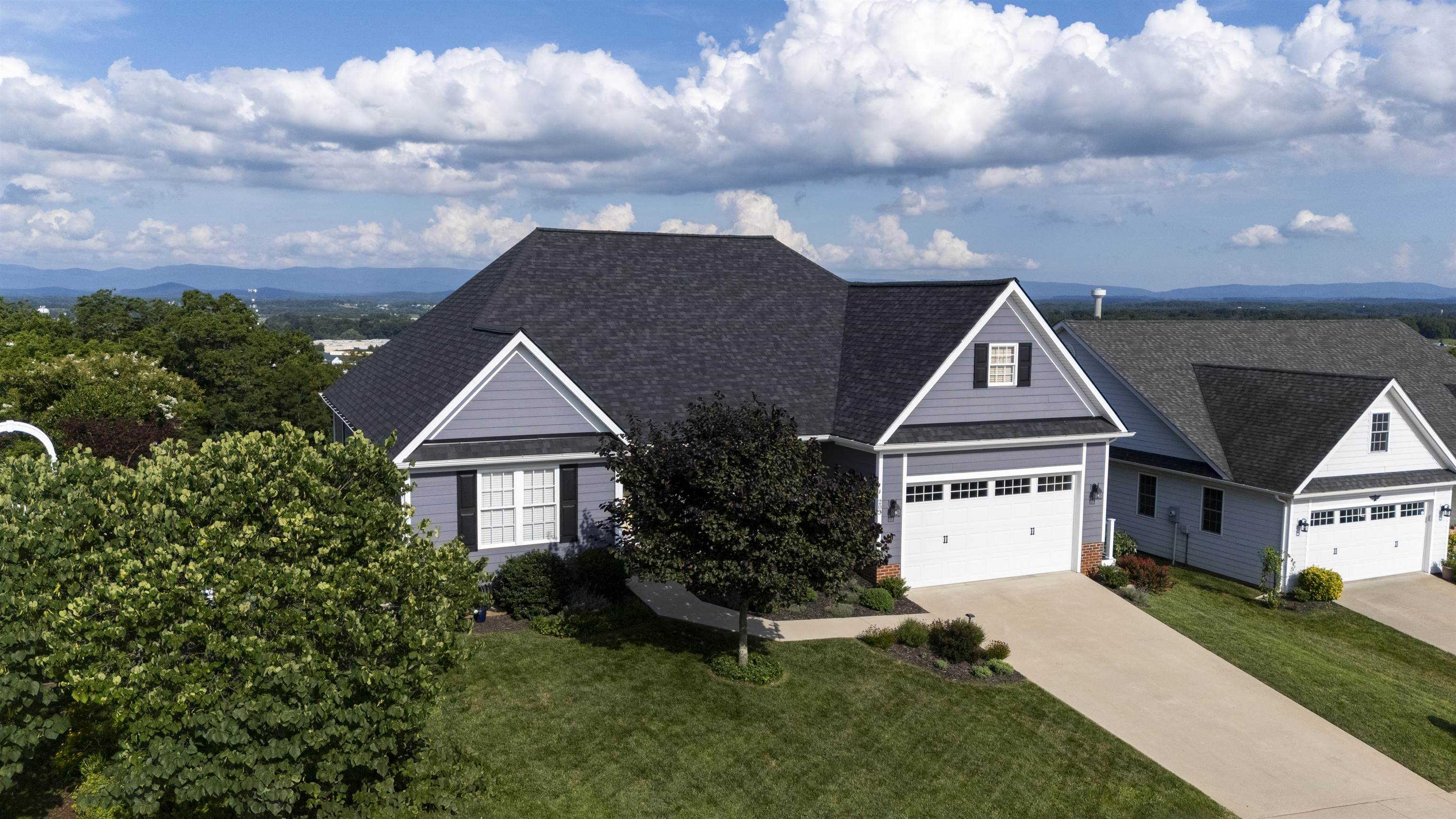 203 STONEWALL JACKSON BLVD, STAUNTON, Virginia 24401, 4 Bedrooms Bedrooms, ,2 BathroomsBathrooms,Residential,203 STONEWALL JACKSON BLVD,667437 MLS # 667437