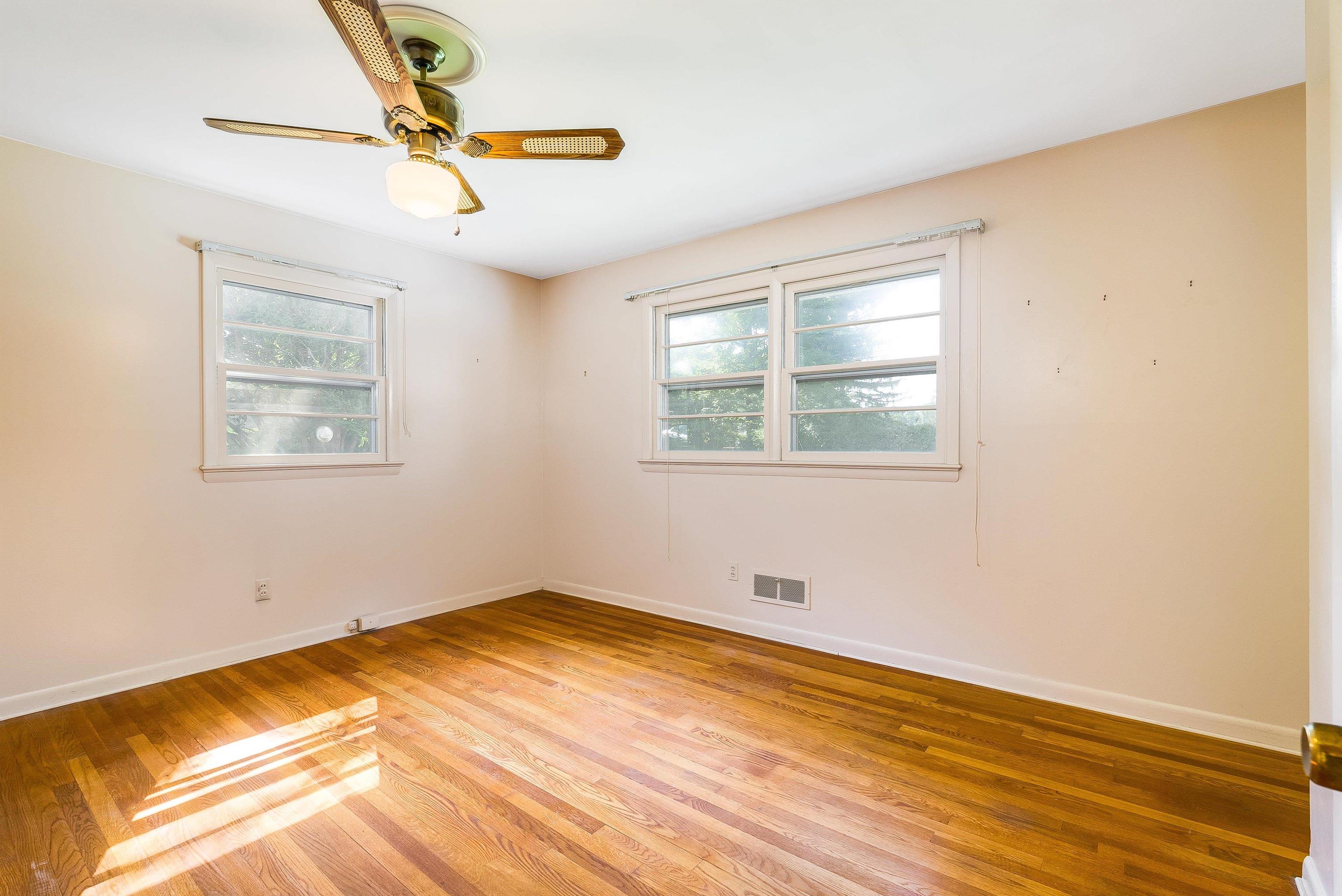 826 KENT RD, WAYNESBORO, Virginia 22980, 4 Bedrooms Bedrooms, ,2 BathroomsBathrooms,Residential,826 KENT RD,667440 MLS # 667440
