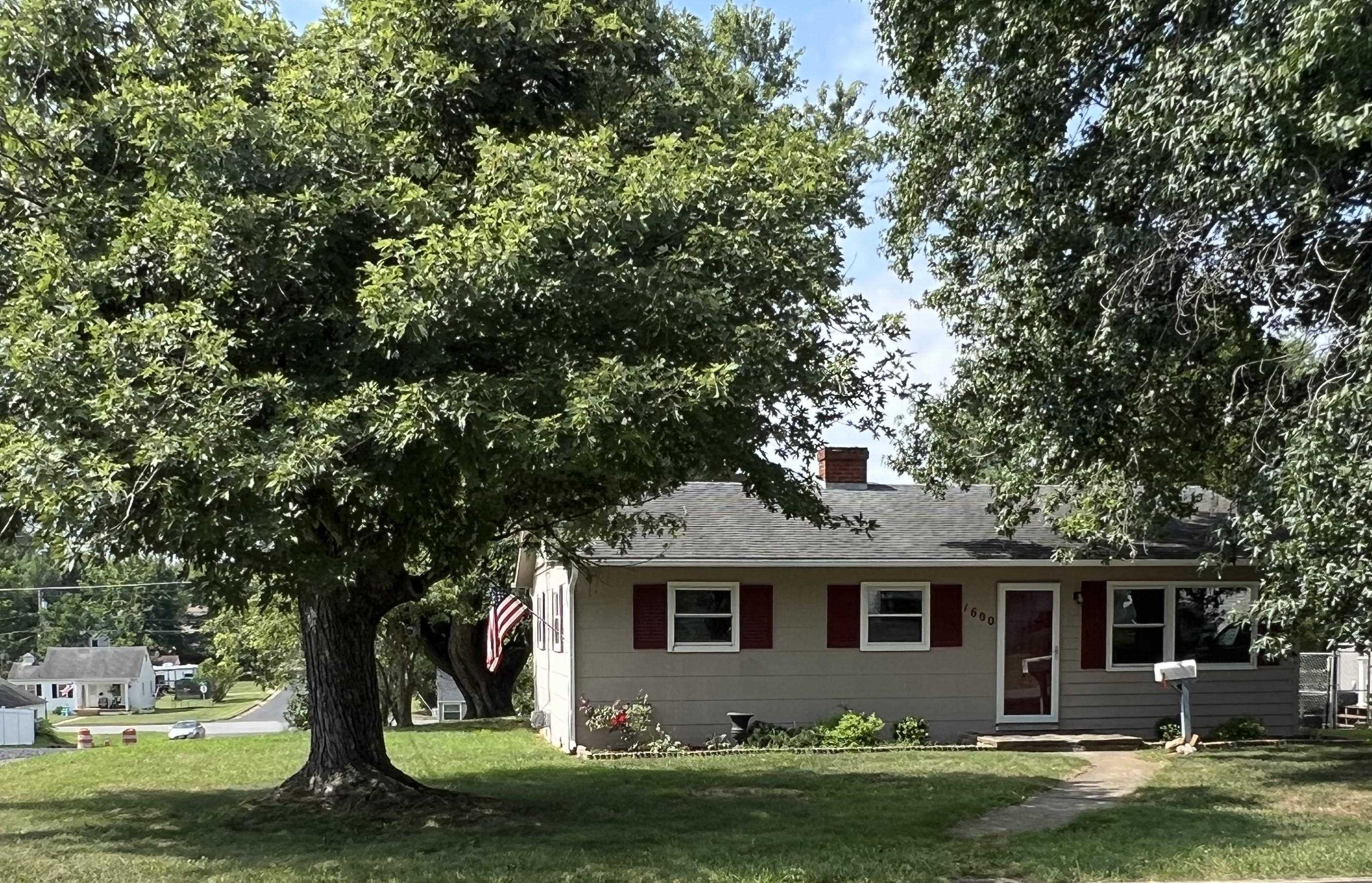 1600 MONROE ST, WAYNESBORO, Virginia 22980, 3 Bedrooms Bedrooms, ,1 BathroomBathrooms,Residential,1600 MONROE ST,667446 MLS # 667446