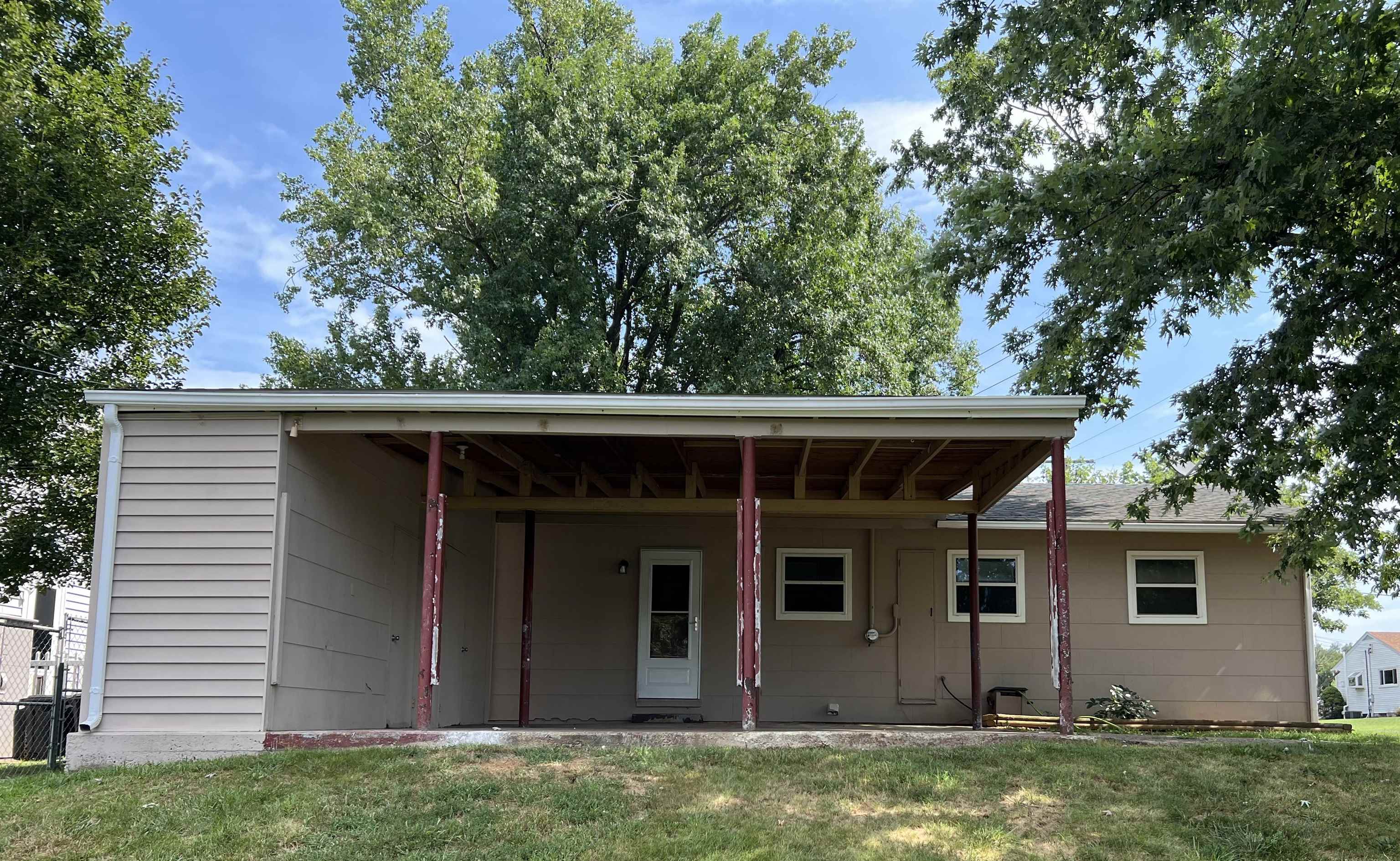 1600 MONROE ST, WAYNESBORO, Virginia 22980, 3 Bedrooms Bedrooms, ,1 BathroomBathrooms,Residential,1600 MONROE ST,667446 MLS # 667446