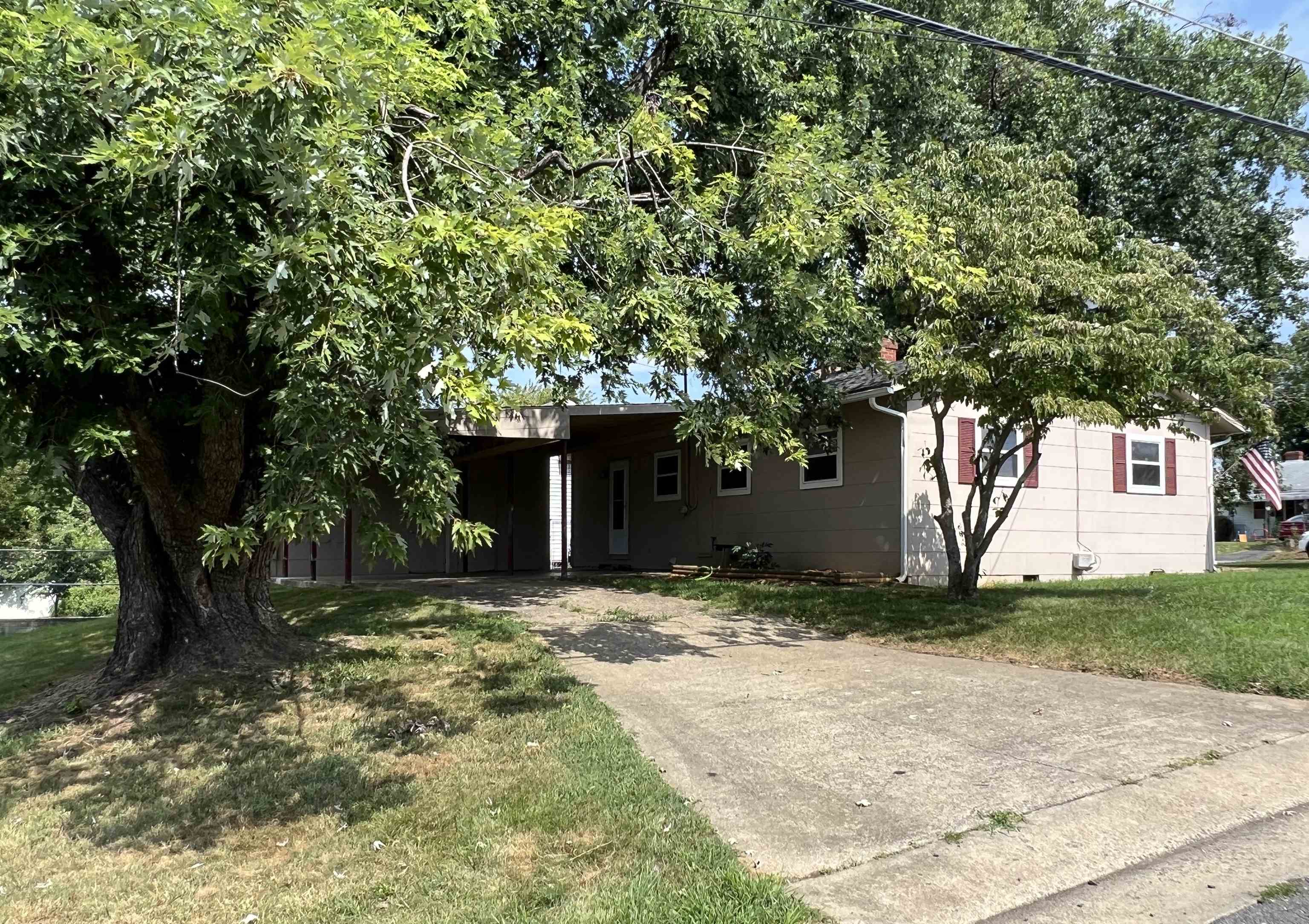 1600 MONROE ST, WAYNESBORO, Virginia 22980, 3 Bedrooms Bedrooms, ,1 BathroomBathrooms,Residential,1600 MONROE ST,667446 MLS # 667446