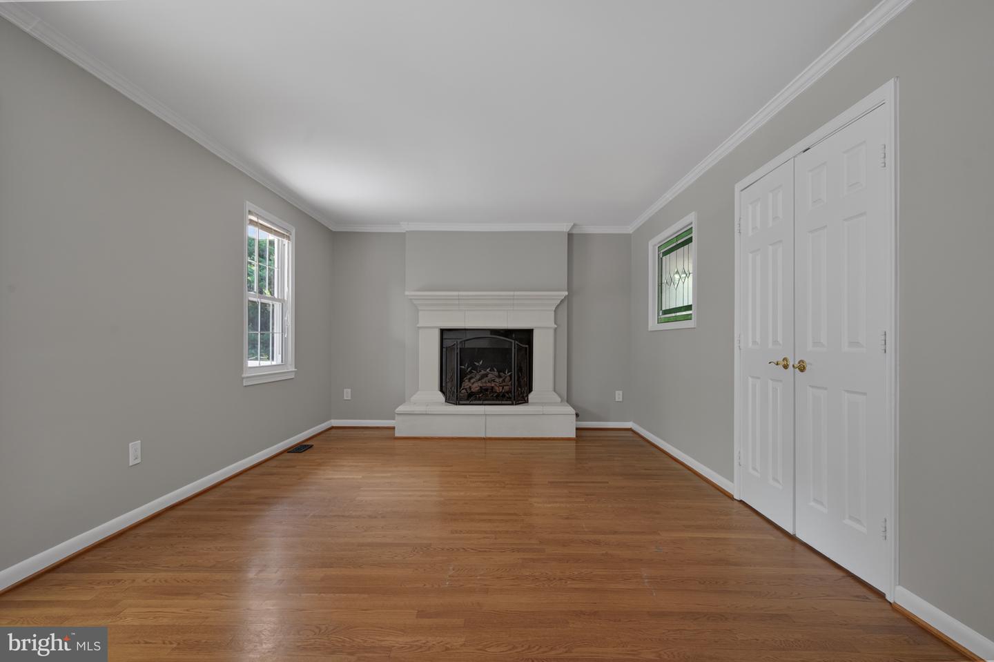 15221 BICENTENNIAL CT, CHANTILLY, Virginia 20151, 4 Bedrooms Bedrooms, ,2 BathroomsBathrooms,Residential,For sale,15221 BICENTENNIAL CT,VAFX2250182 MLS # VAFX2250182