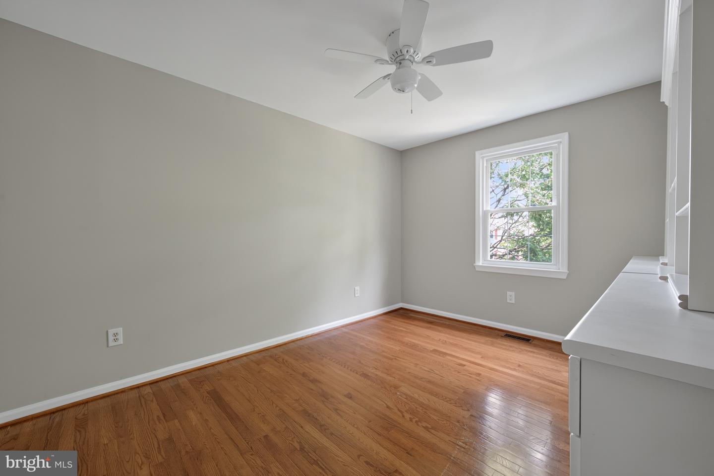 15221 BICENTENNIAL CT, CHANTILLY, Virginia 20151, 4 Bedrooms Bedrooms, ,2 BathroomsBathrooms,Residential,For sale,15221 BICENTENNIAL CT,VAFX2250182 MLS # VAFX2250182