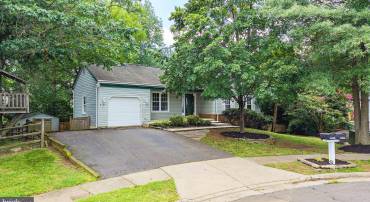 15221 BICENTENNIAL CT, CHANTILLY, Virginia 20151, 4 Bedrooms Bedrooms, ,2 BathroomsBathrooms,Residential,For sale,15221 BICENTENNIAL CT,VAFX2250182 MLS # VAFX2250182