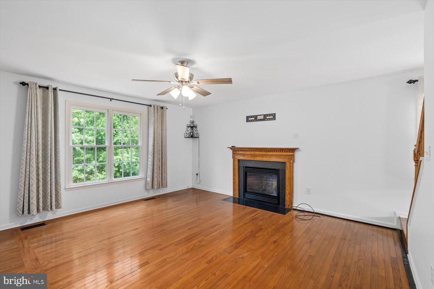 28 ROLLINGSIDE DR, FREDERICKSBURG, Virginia 22406, 5 Bedrooms Bedrooms, ,3 BathroomsBathrooms,Residential,For sale,28 ROLLINGSIDE DR,VAST2040198 MLS # VAST2040198