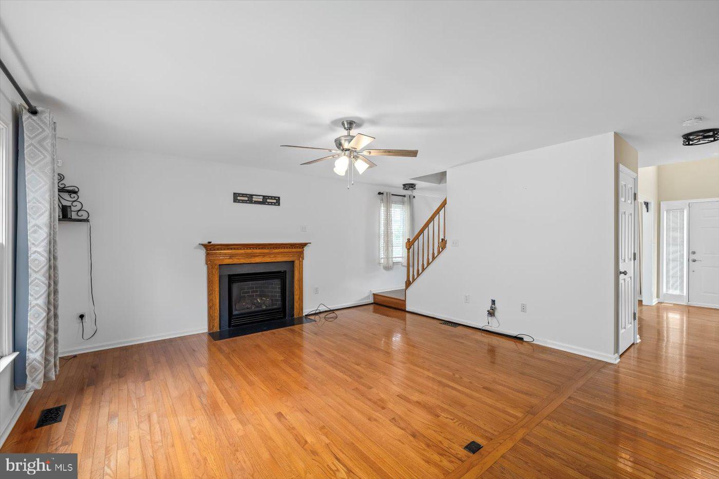 28 ROLLINGSIDE DR, FREDERICKSBURG, Virginia 22406, 5 Bedrooms Bedrooms, ,3 BathroomsBathrooms,Residential,For sale,28 ROLLINGSIDE DR,VAST2040198 MLS # VAST2040198