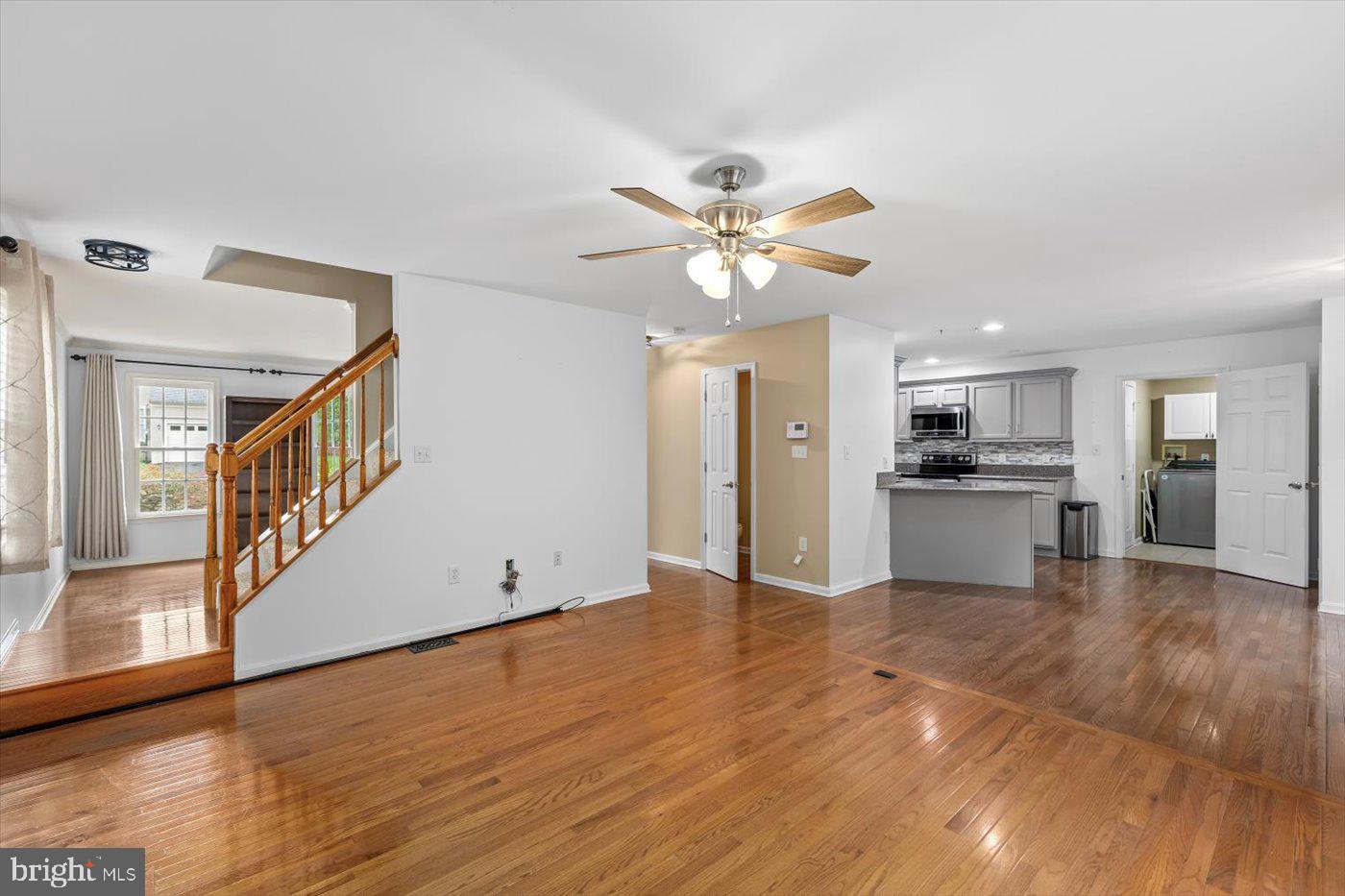 28 ROLLINGSIDE DR, FREDERICKSBURG, Virginia 22406, 5 Bedrooms Bedrooms, ,3 BathroomsBathrooms,Residential,For sale,28 ROLLINGSIDE DR,VAST2040198 MLS # VAST2040198