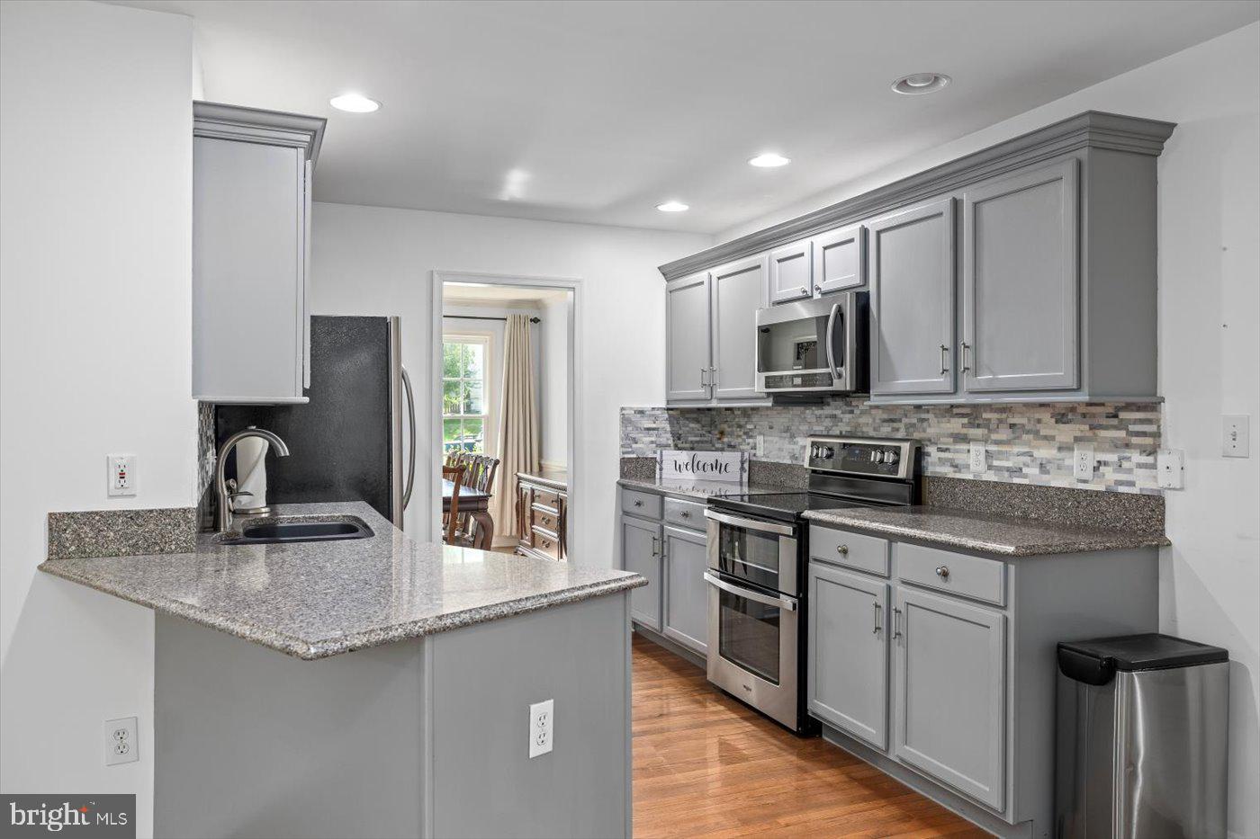 28 ROLLINGSIDE DR, FREDERICKSBURG, Virginia 22406, 5 Bedrooms Bedrooms, ,3 BathroomsBathrooms,Residential,For sale,28 ROLLINGSIDE DR,VAST2040198 MLS # VAST2040198