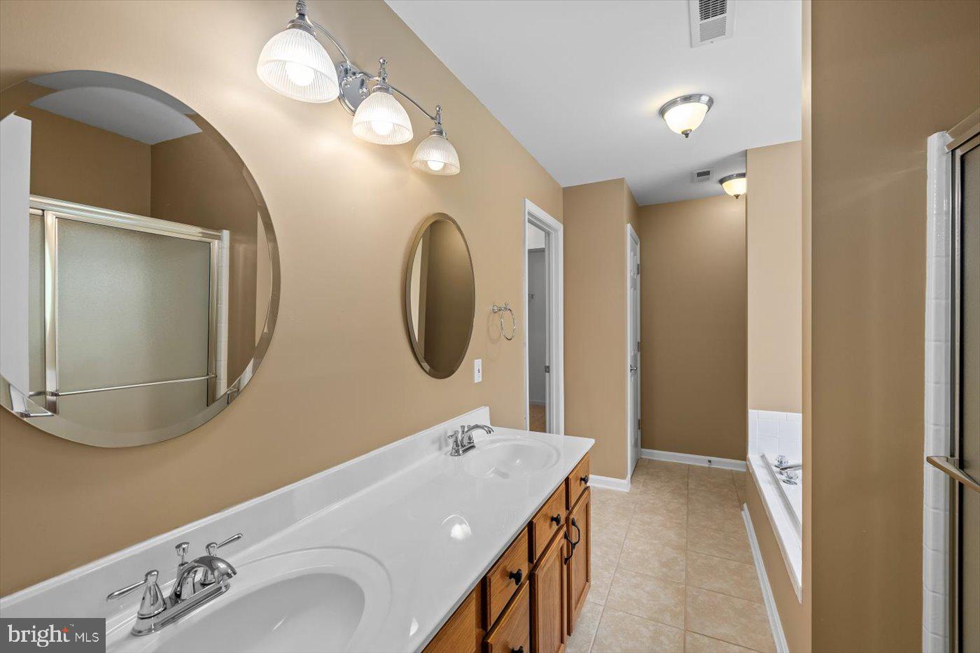 28 ROLLINGSIDE DR, FREDERICKSBURG, Virginia 22406, 5 Bedrooms Bedrooms, ,3 BathroomsBathrooms,Residential,For sale,28 ROLLINGSIDE DR,VAST2040198 MLS # VAST2040198