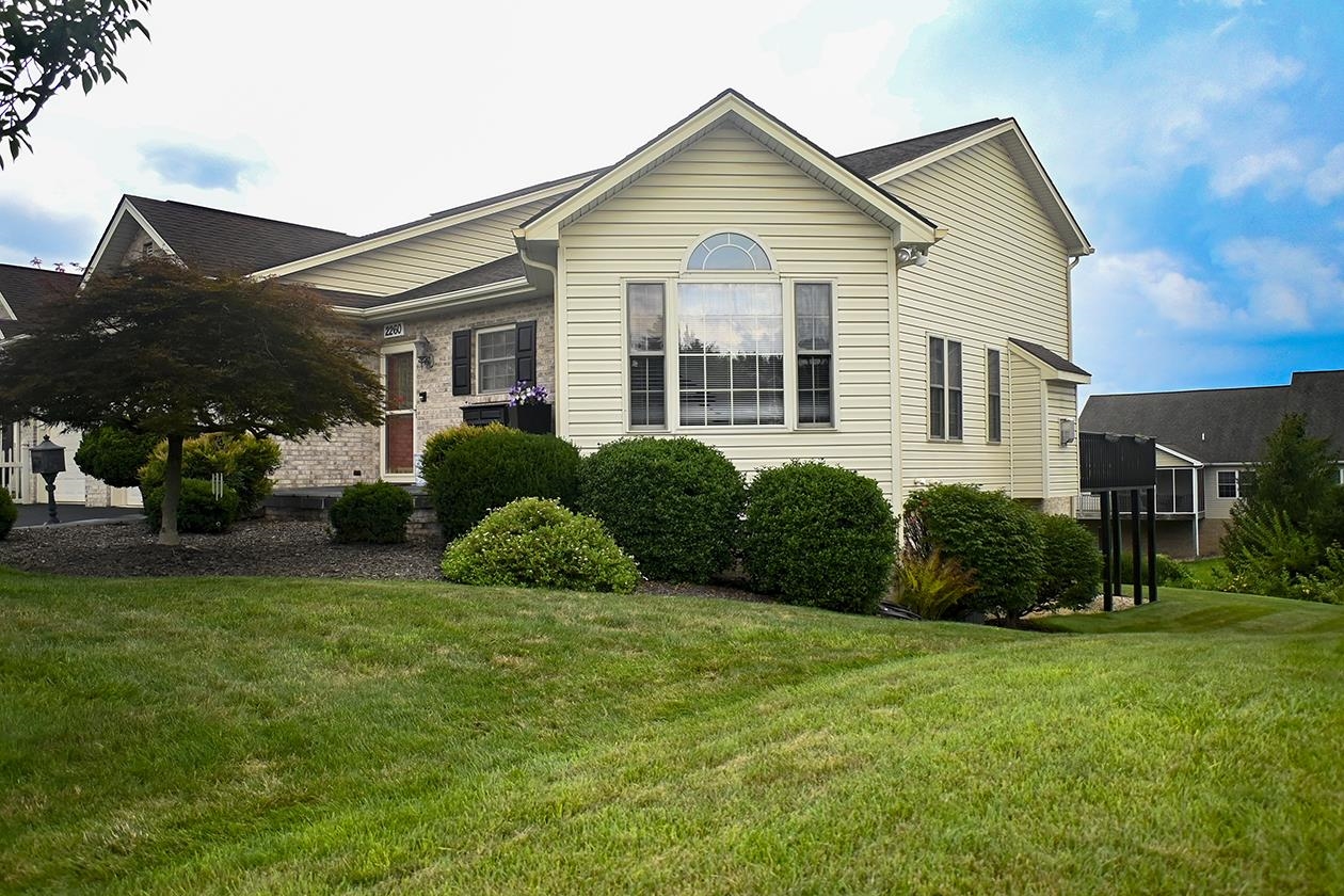 2260 LAKE TERRACE DR, HARRISONBURG, Virginia 22802, 2 Bedrooms Bedrooms, ,2 BathroomsBathrooms,Residential,2260 LAKE TERRACE DR,667452 MLS # 667452