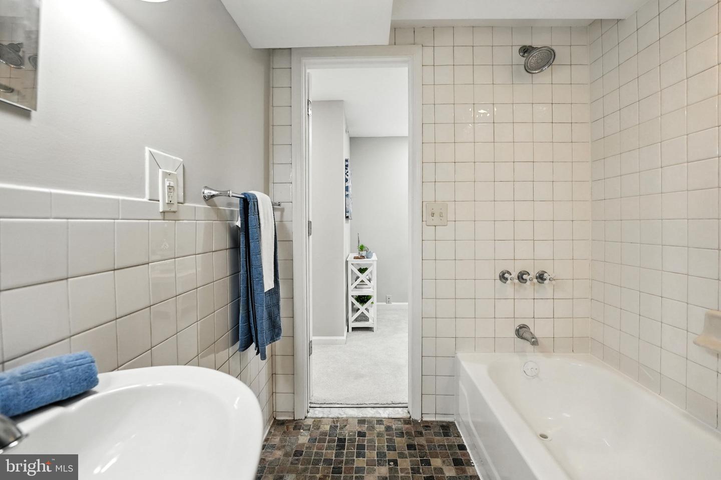 6900 RADCLIFFE DR, ALEXANDRIA, Virginia 22307, 2 Bedrooms Bedrooms, ,2 BathroomsBathrooms,Residential,For sale,6900 RADCLIFFE DR,VAFX2250532 MLS # VAFX2250532