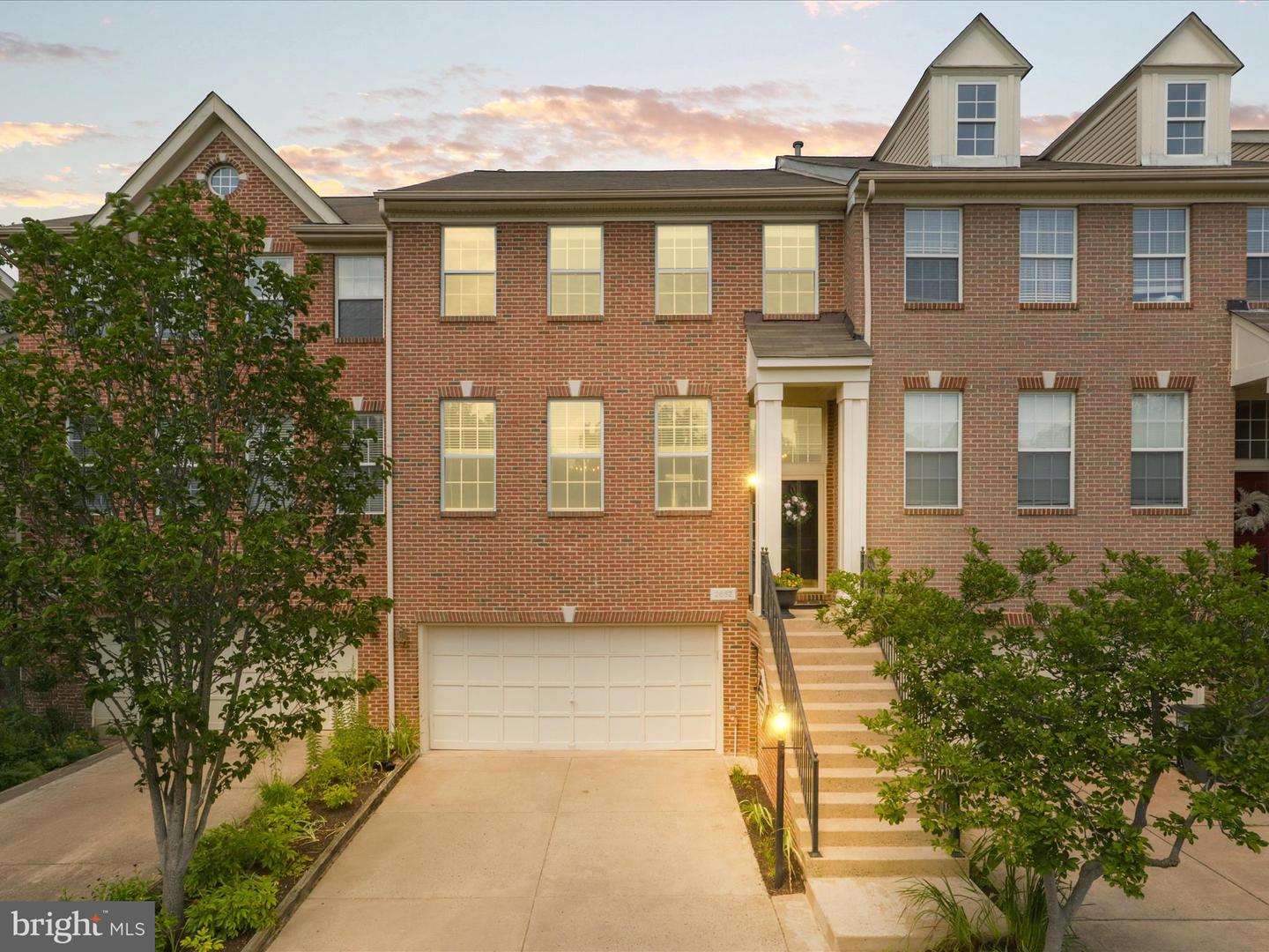 2662 LOGAN WOOD DR, HERNDON, Virginia 20171, 4 Bedrooms Bedrooms, ,3 BathroomsBathrooms,Residential,For sale,2662 LOGAN WOOD DR,VAFX2252786 MLS # VAFX2252786