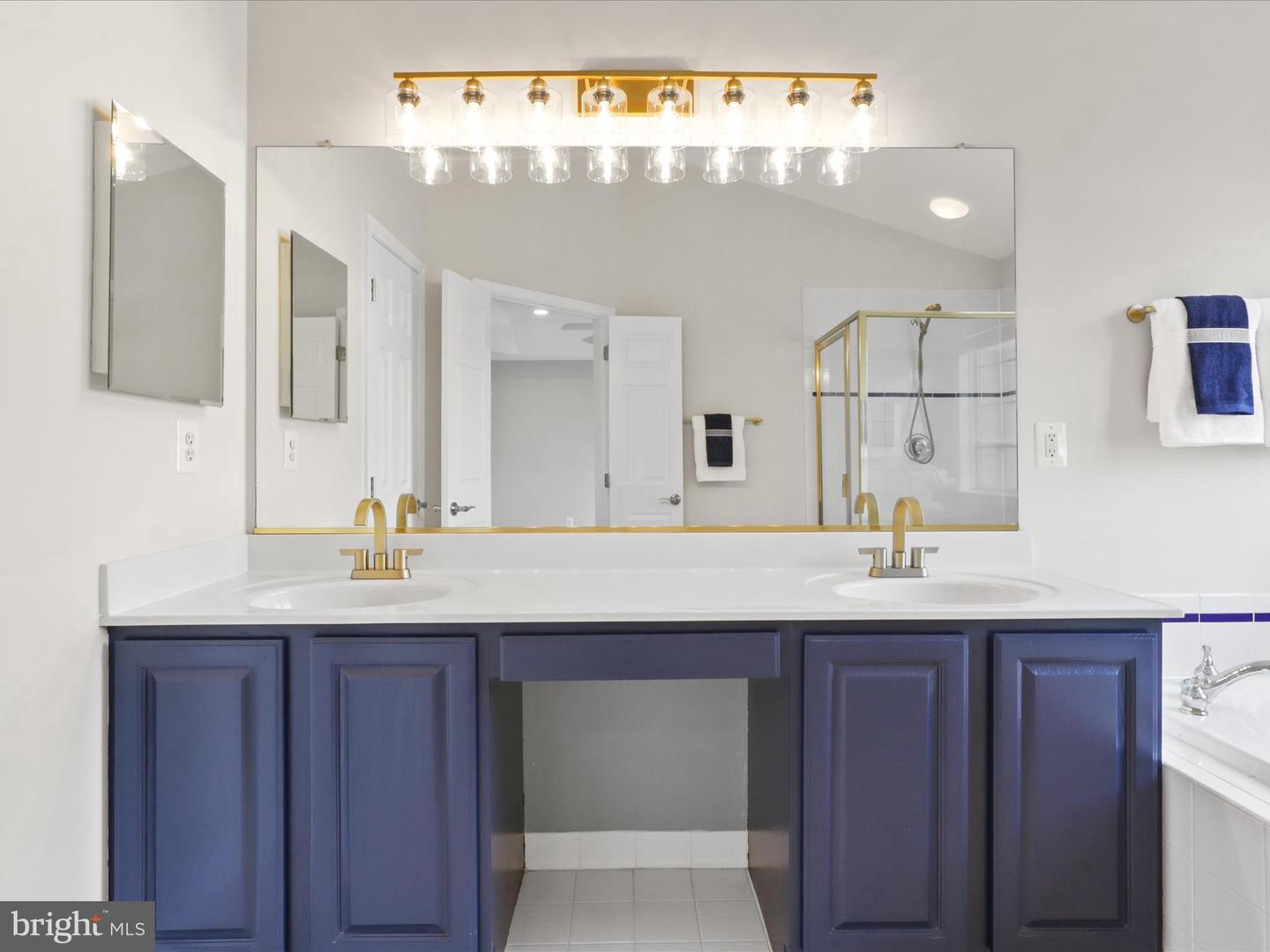 2662 LOGAN WOOD DR, HERNDON, Virginia 20171, 4 Bedrooms Bedrooms, ,3 BathroomsBathrooms,Residential,For sale,2662 LOGAN WOOD DR,VAFX2252786 MLS # VAFX2252786