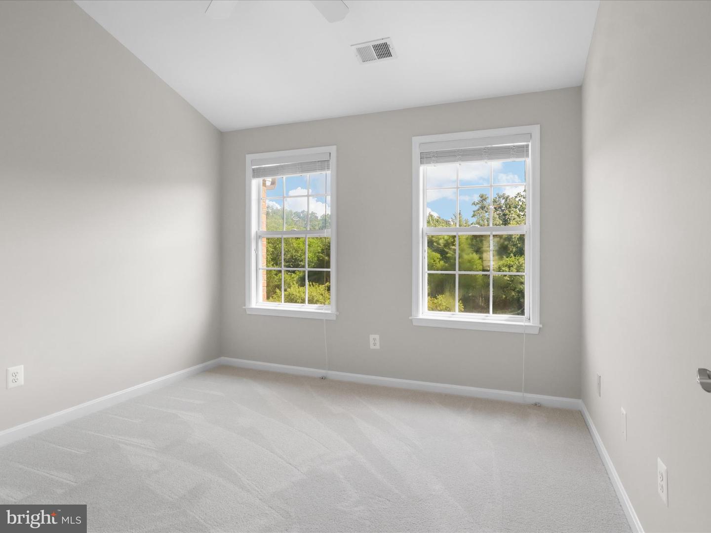 2662 LOGAN WOOD DR, HERNDON, Virginia 20171, 4 Bedrooms Bedrooms, ,3 BathroomsBathrooms,Residential,For sale,2662 LOGAN WOOD DR,VAFX2252786 MLS # VAFX2252786