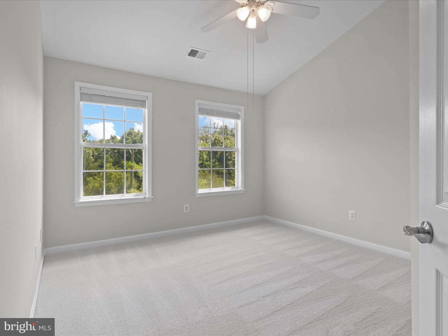 2662 LOGAN WOOD DR, HERNDON, Virginia 20171, 4 Bedrooms Bedrooms, ,3 BathroomsBathrooms,Residential,For sale,2662 LOGAN WOOD DR,VAFX2252786 MLS # VAFX2252786