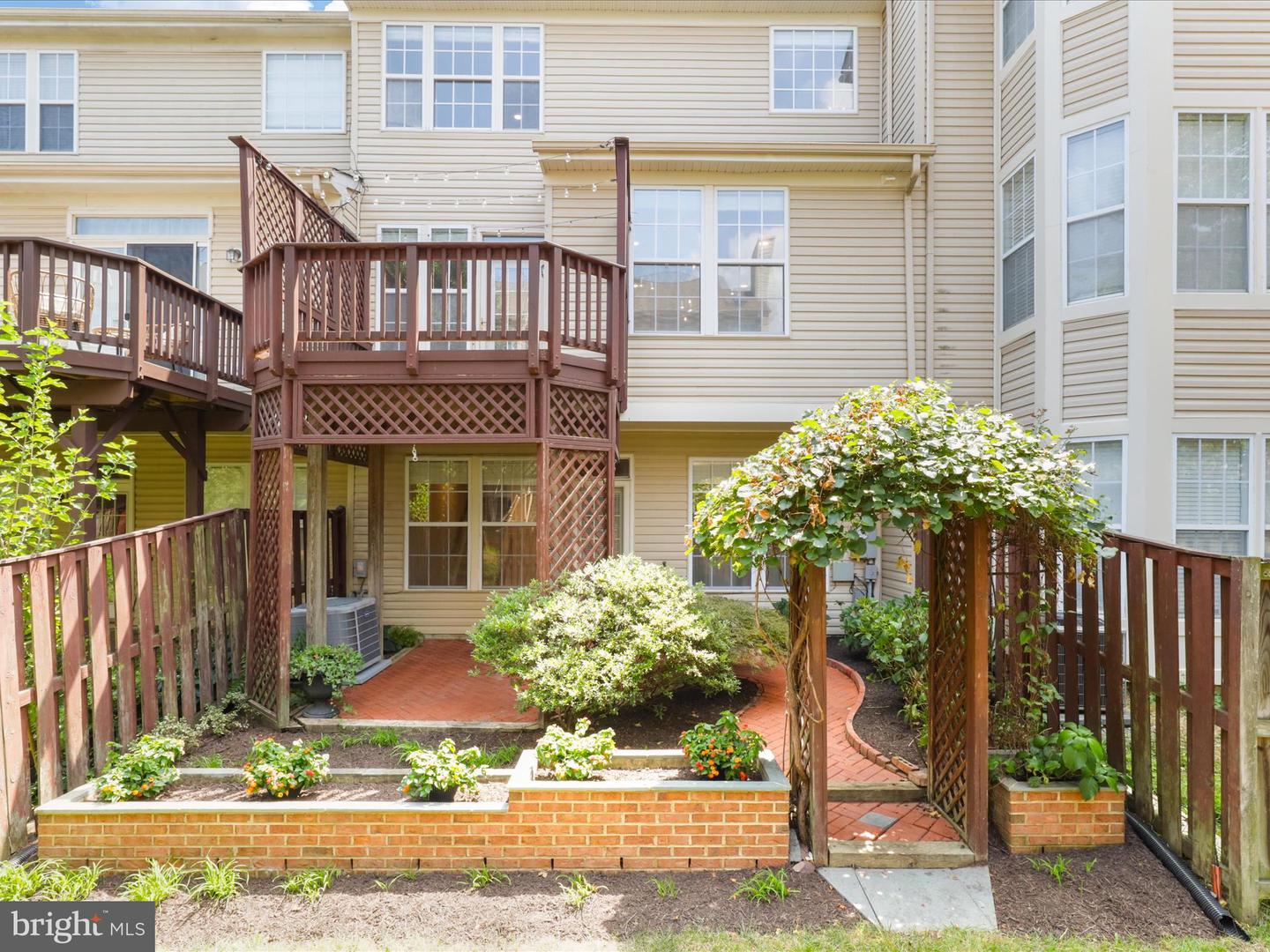 2662 LOGAN WOOD DR, HERNDON, Virginia 20171, 4 Bedrooms Bedrooms, ,3 BathroomsBathrooms,Residential,For sale,2662 LOGAN WOOD DR,VAFX2252786 MLS # VAFX2252786