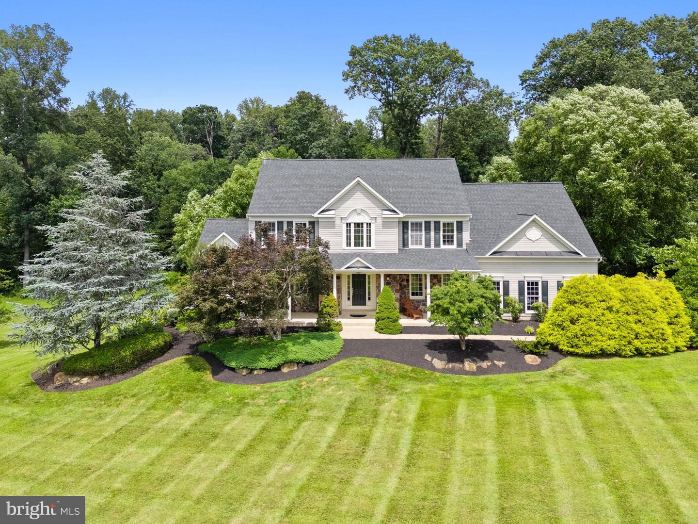 16904 GOLDEN LEAF CT, HAMILTON, Virginia 20158, 4 Bedrooms Bedrooms, ,5 BathroomsBathrooms,Residential,For sale,16904 GOLDEN LEAF CT,VALO2101162 MLS # VALO2101162