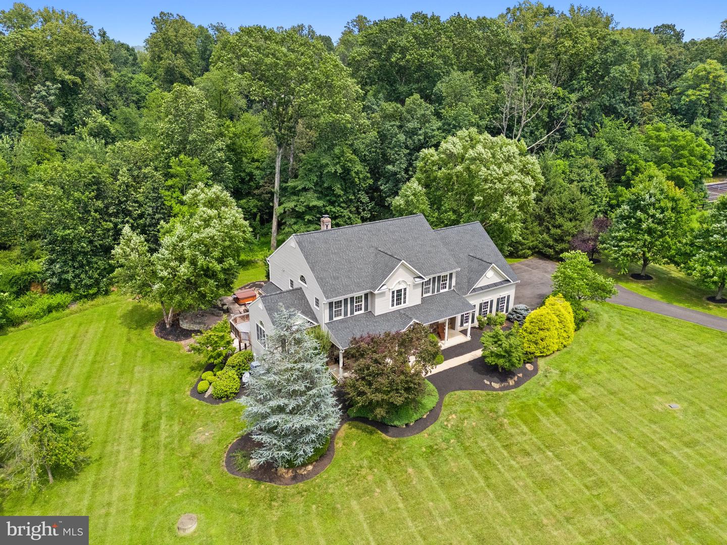 16904 GOLDEN LEAF CT, HAMILTON, Virginia 20158, 4 Bedrooms Bedrooms, ,5 BathroomsBathrooms,Residential,For sale,16904 GOLDEN LEAF CT,VALO2101162 MLS # VALO2101162