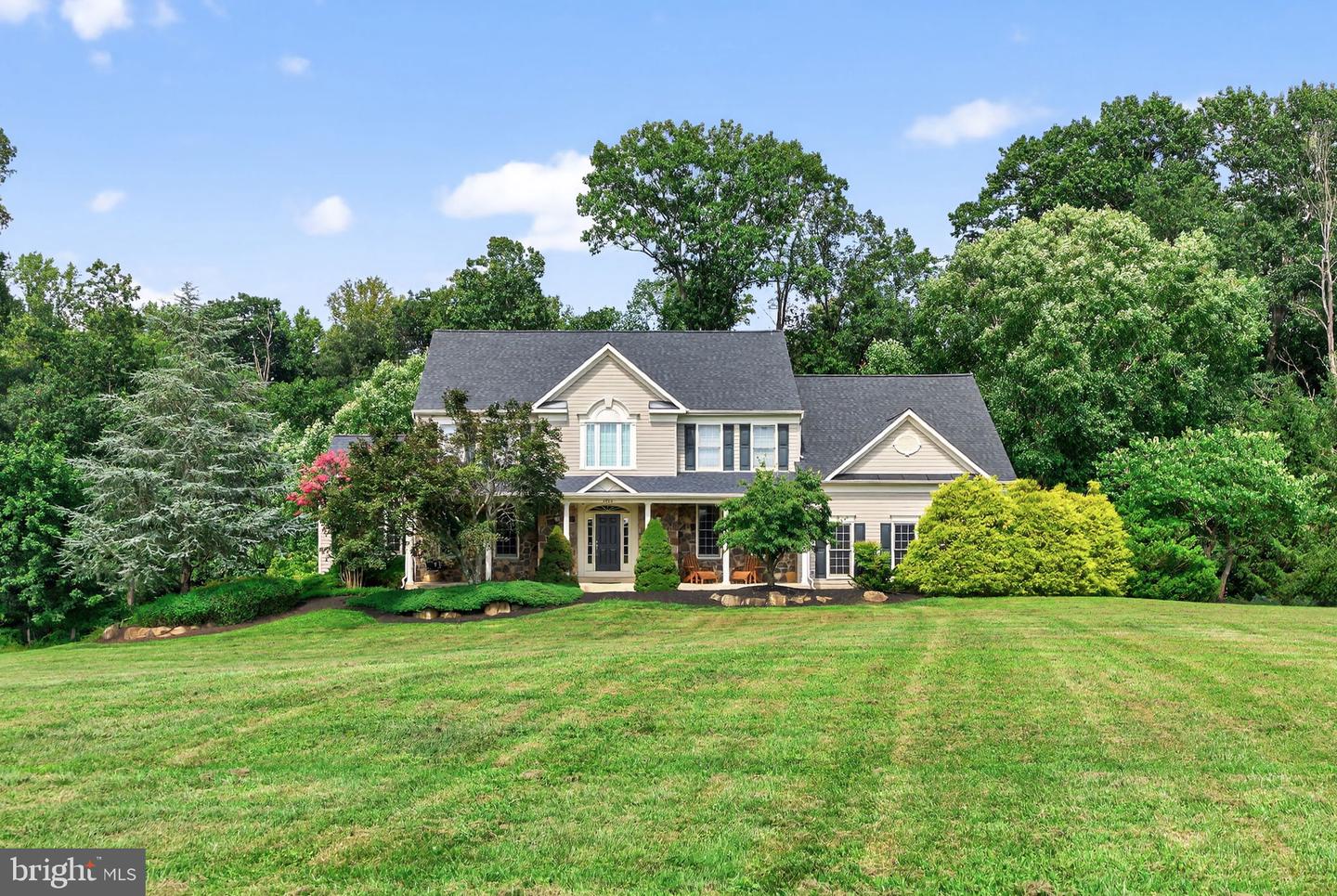 16904 GOLDEN LEAF CT, HAMILTON, Virginia 20158, 4 Bedrooms Bedrooms, ,5 BathroomsBathrooms,Residential,For sale,16904 GOLDEN LEAF CT,VALO2101162 MLS # VALO2101162