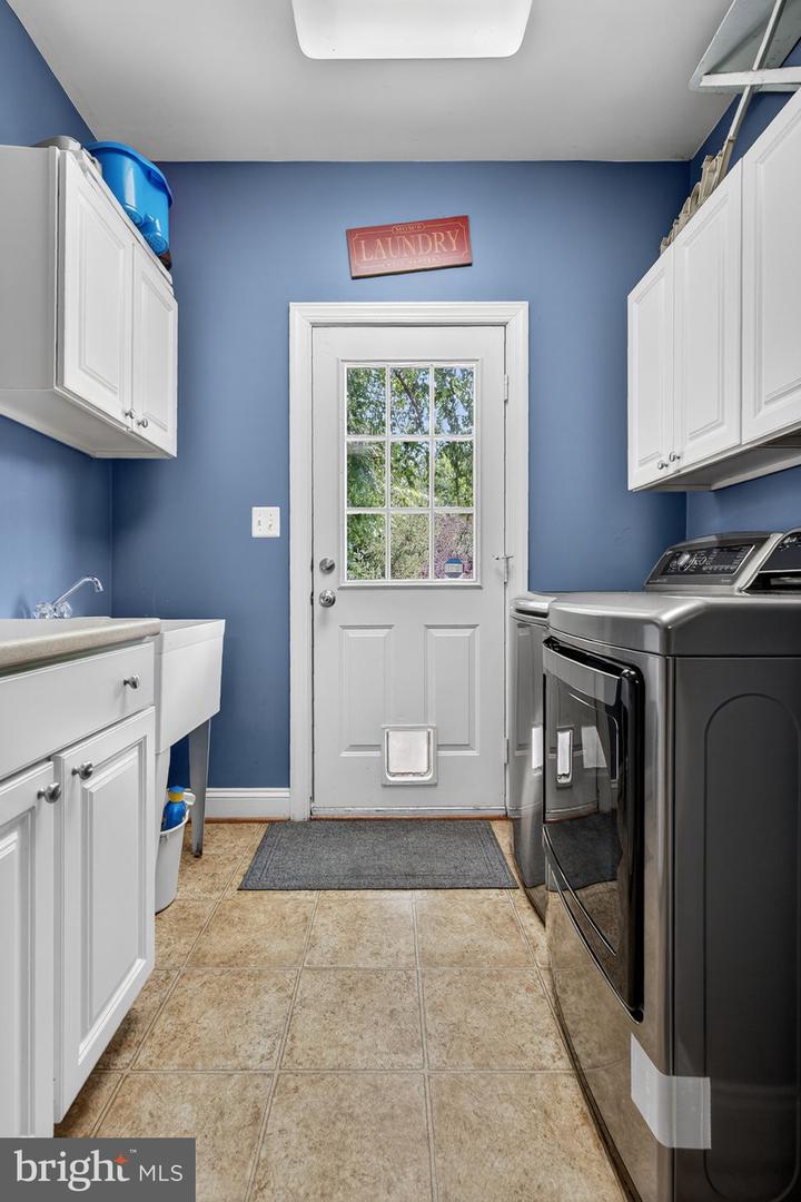 16904 GOLDEN LEAF CT, HAMILTON, Virginia 20158, 4 Bedrooms Bedrooms, ,5 BathroomsBathrooms,Residential,For sale,16904 GOLDEN LEAF CT,VALO2101162 MLS # VALO2101162