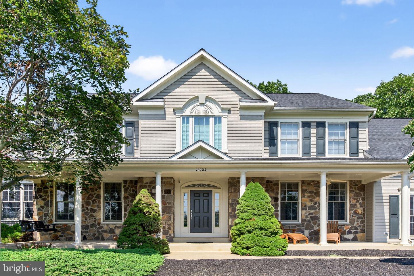 16904 GOLDEN LEAF CT, HAMILTON, Virginia 20158, 4 Bedrooms Bedrooms, ,5 BathroomsBathrooms,Residential,For sale,16904 GOLDEN LEAF CT,VALO2101162 MLS # VALO2101162