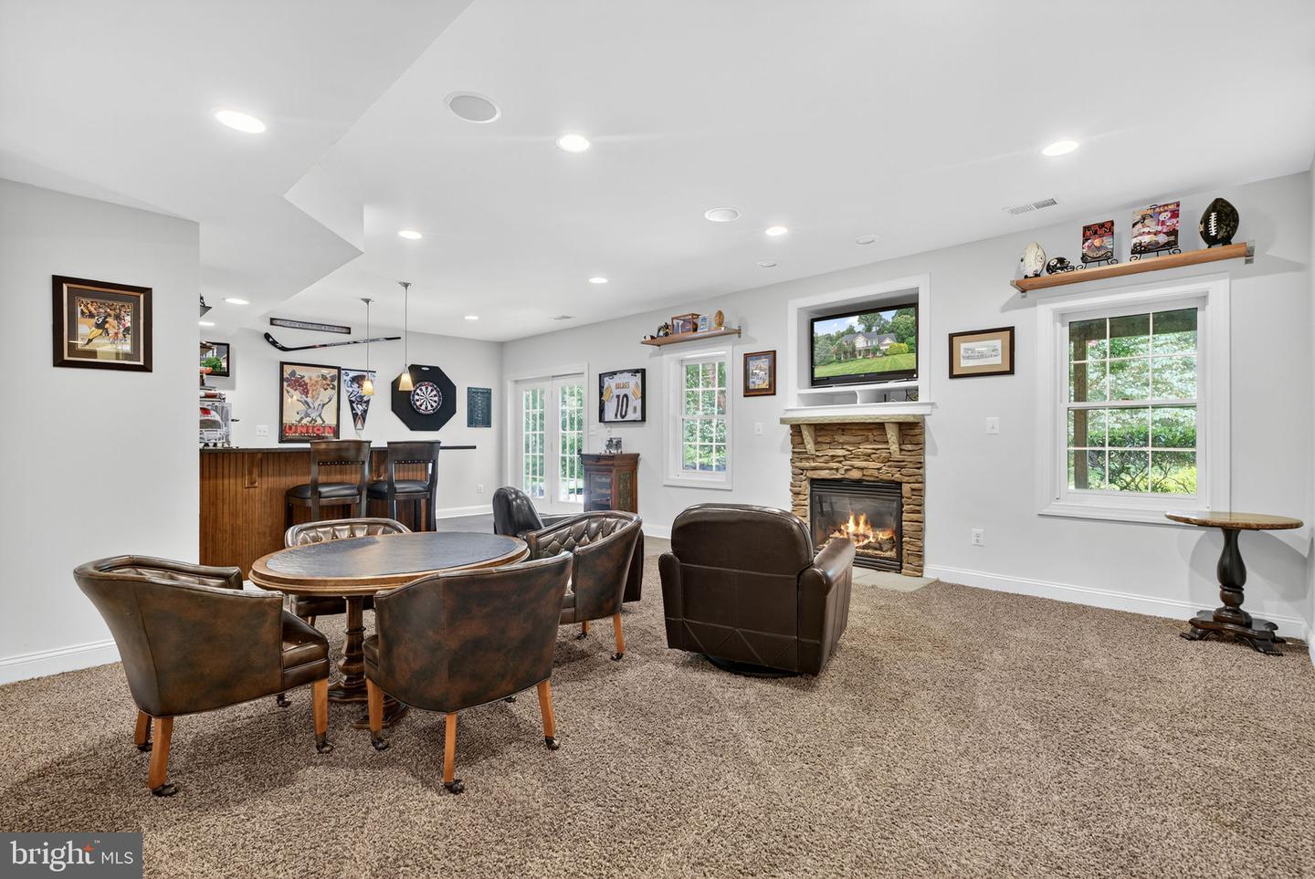 16904 GOLDEN LEAF CT, HAMILTON, Virginia 20158, 4 Bedrooms Bedrooms, ,5 BathroomsBathrooms,Residential,For sale,16904 GOLDEN LEAF CT,VALO2101162 MLS # VALO2101162