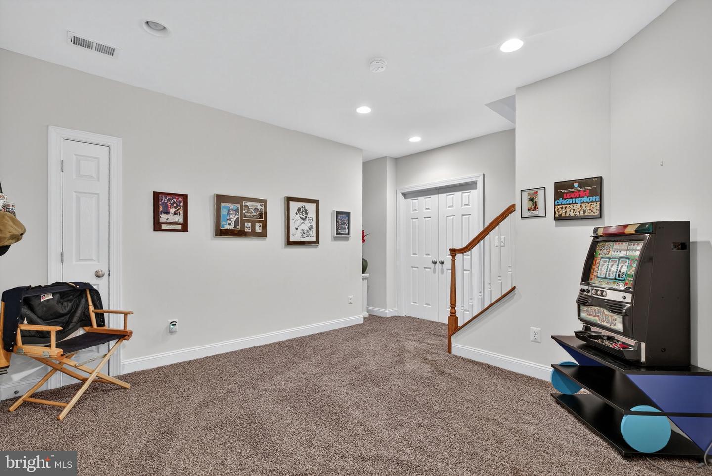 16904 GOLDEN LEAF CT, HAMILTON, Virginia 20158, 4 Bedrooms Bedrooms, ,5 BathroomsBathrooms,Residential,For sale,16904 GOLDEN LEAF CT,VALO2101162 MLS # VALO2101162