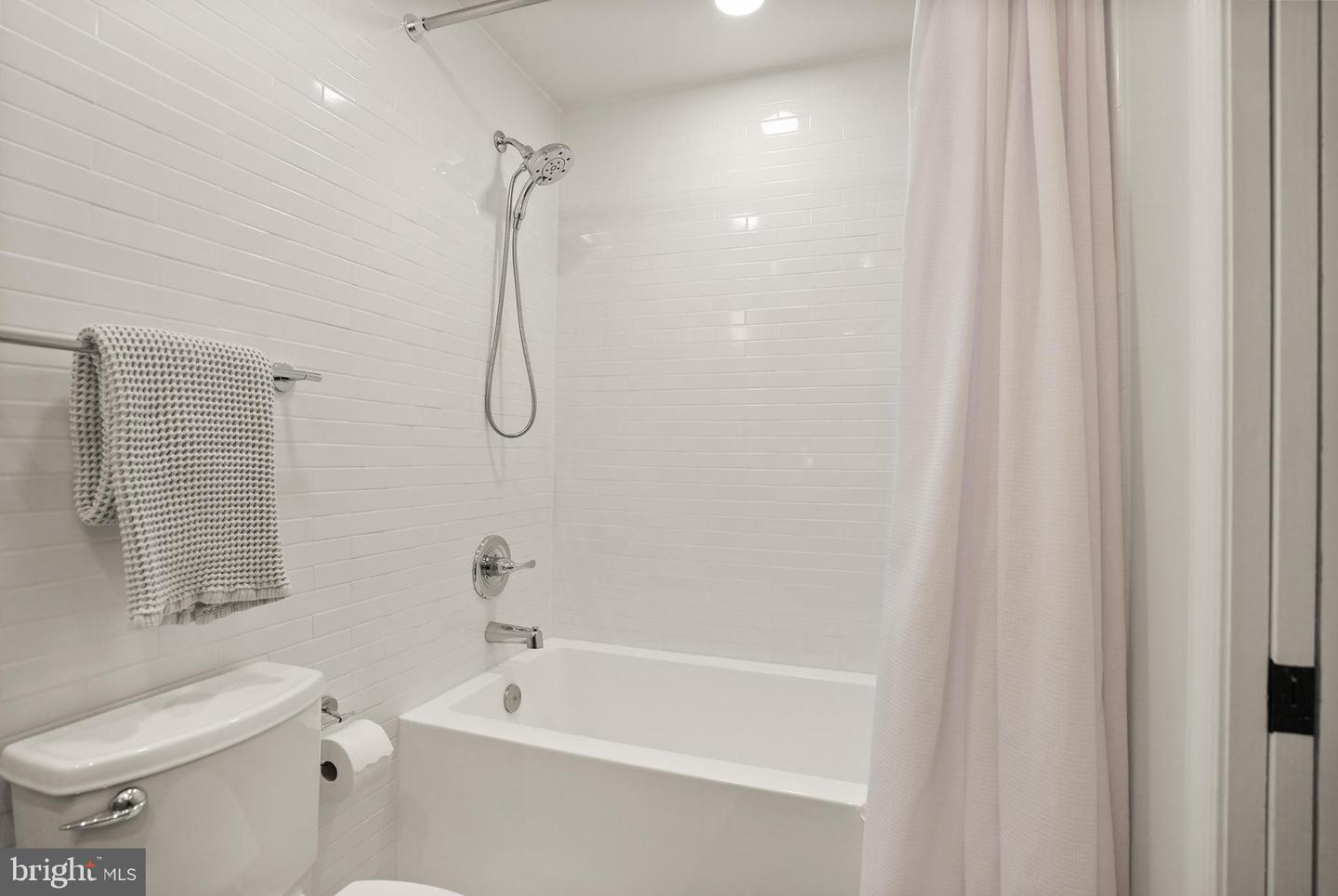 4205 HOLBORN AVE, ANNANDALE, Virginia 22003, 4 Bedrooms Bedrooms, ,3 BathroomsBathrooms,Residential,For sale,4205 HOLBORN AVE,VAFX2253312 MLS # VAFX2253312