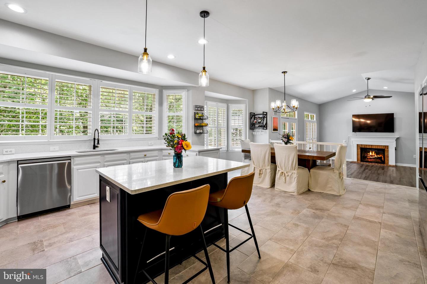 408 TUDOR CT NE, LEESBURG, Virginia 20176, 5 Bedrooms Bedrooms, ,3 BathroomsBathrooms,Residential,For sale,408 TUDOR CT NE,VALO2101164 MLS # VALO2101164