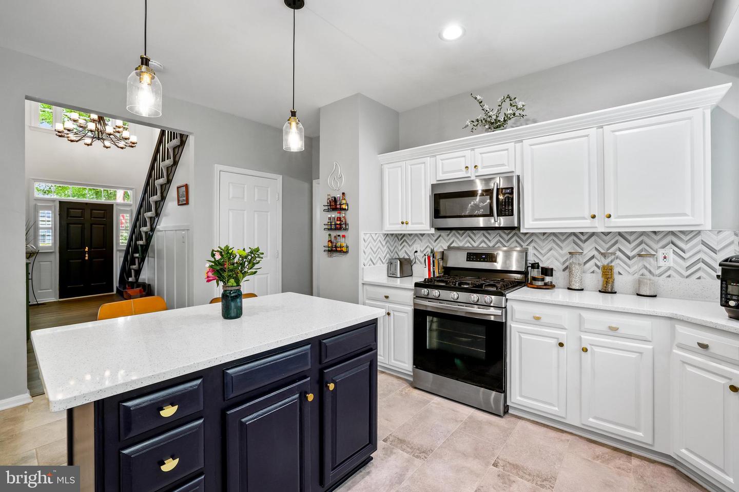 408 TUDOR CT NE, LEESBURG, Virginia 20176, 5 Bedrooms Bedrooms, ,3 BathroomsBathrooms,Residential,For sale,408 TUDOR CT NE,VALO2101164 MLS # VALO2101164