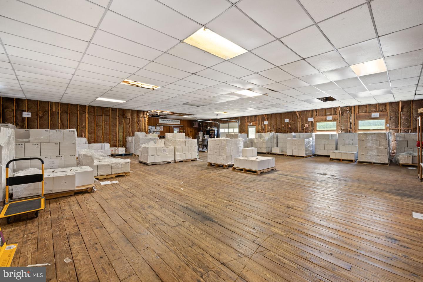 3659 S OX RD, EDINBURG, Virginia 22824, 4 Bedrooms Bedrooms, ,2 BathroomsBathrooms,Residential,For sale,3659 S OX RD,VASH2011900 MLS # VASH2011900