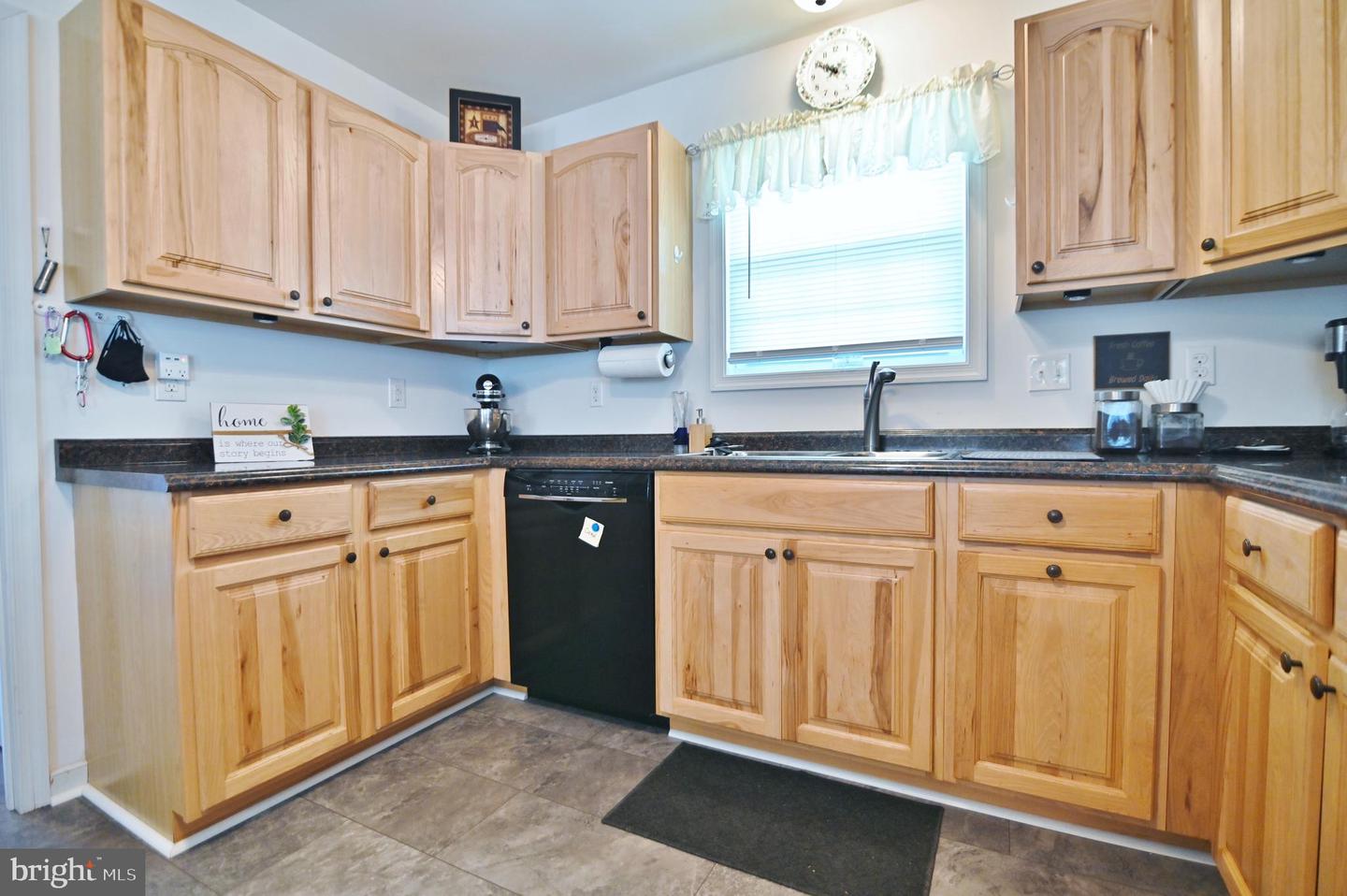 39 SUMMERS LN, NEW MARKET, Virginia 22844, 3 Bedrooms Bedrooms, ,2 BathroomsBathrooms,Residential,For sale,39 SUMMERS LN,VASH2011922 MLS # VASH2011922