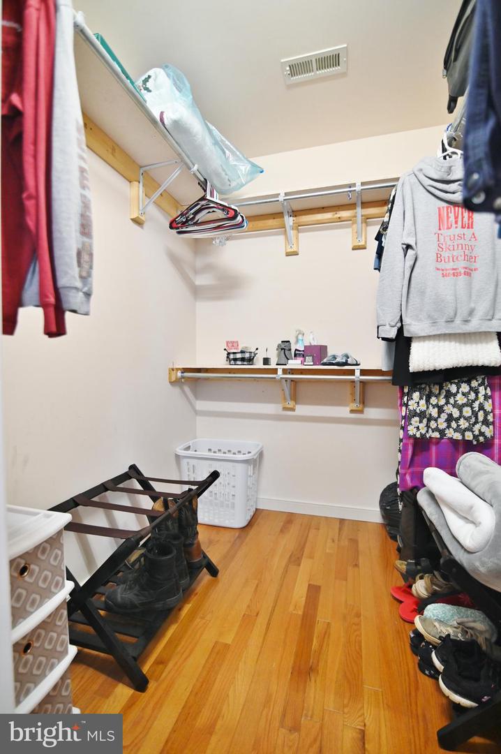 39 SUMMERS LN, NEW MARKET, Virginia 22844, 3 Bedrooms Bedrooms, ,2 BathroomsBathrooms,Residential,For sale,39 SUMMERS LN,VASH2011922 MLS # VASH2011922