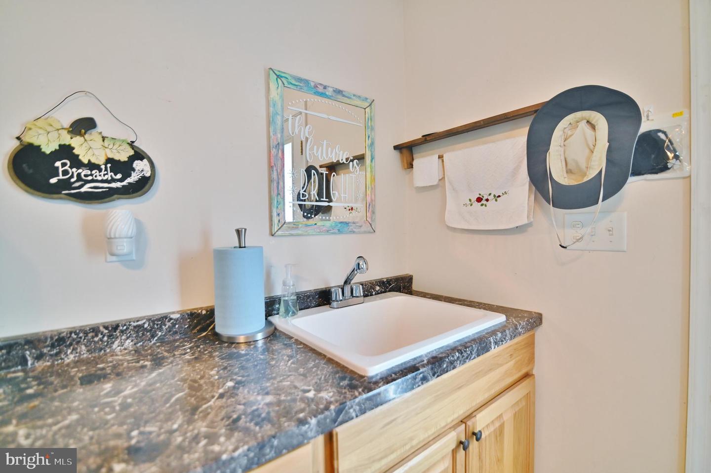 39 SUMMERS LN, NEW MARKET, Virginia 22844, 3 Bedrooms Bedrooms, ,2 BathroomsBathrooms,Residential,For sale,39 SUMMERS LN,VASH2011922 MLS # VASH2011922
