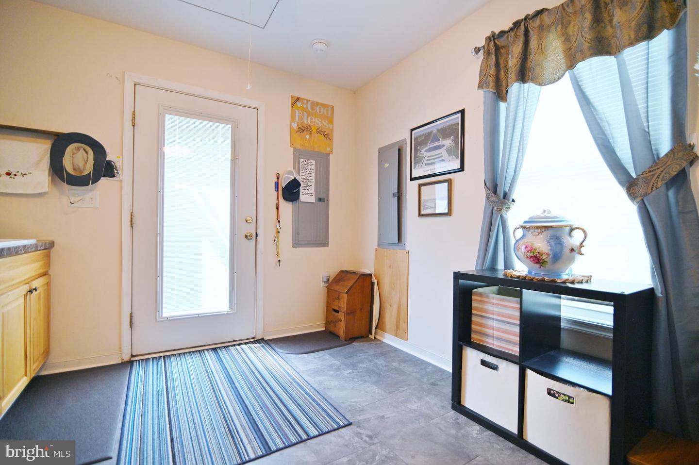 39 SUMMERS LN, NEW MARKET, Virginia 22844, 3 Bedrooms Bedrooms, ,2 BathroomsBathrooms,Residential,For sale,39 SUMMERS LN,VASH2011922 MLS # VASH2011922